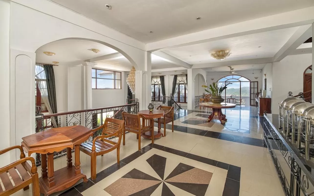 Restaurant/places to eat in Ceylon Breeze