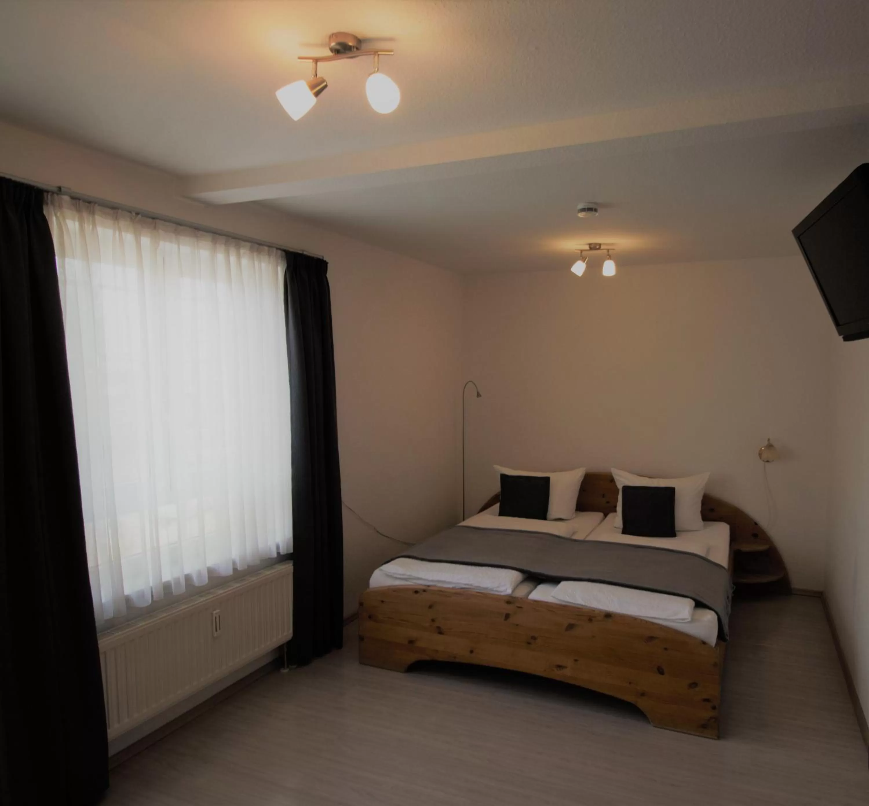 Photo of the whole room, Bed in Hotel Wirtshaus Krone