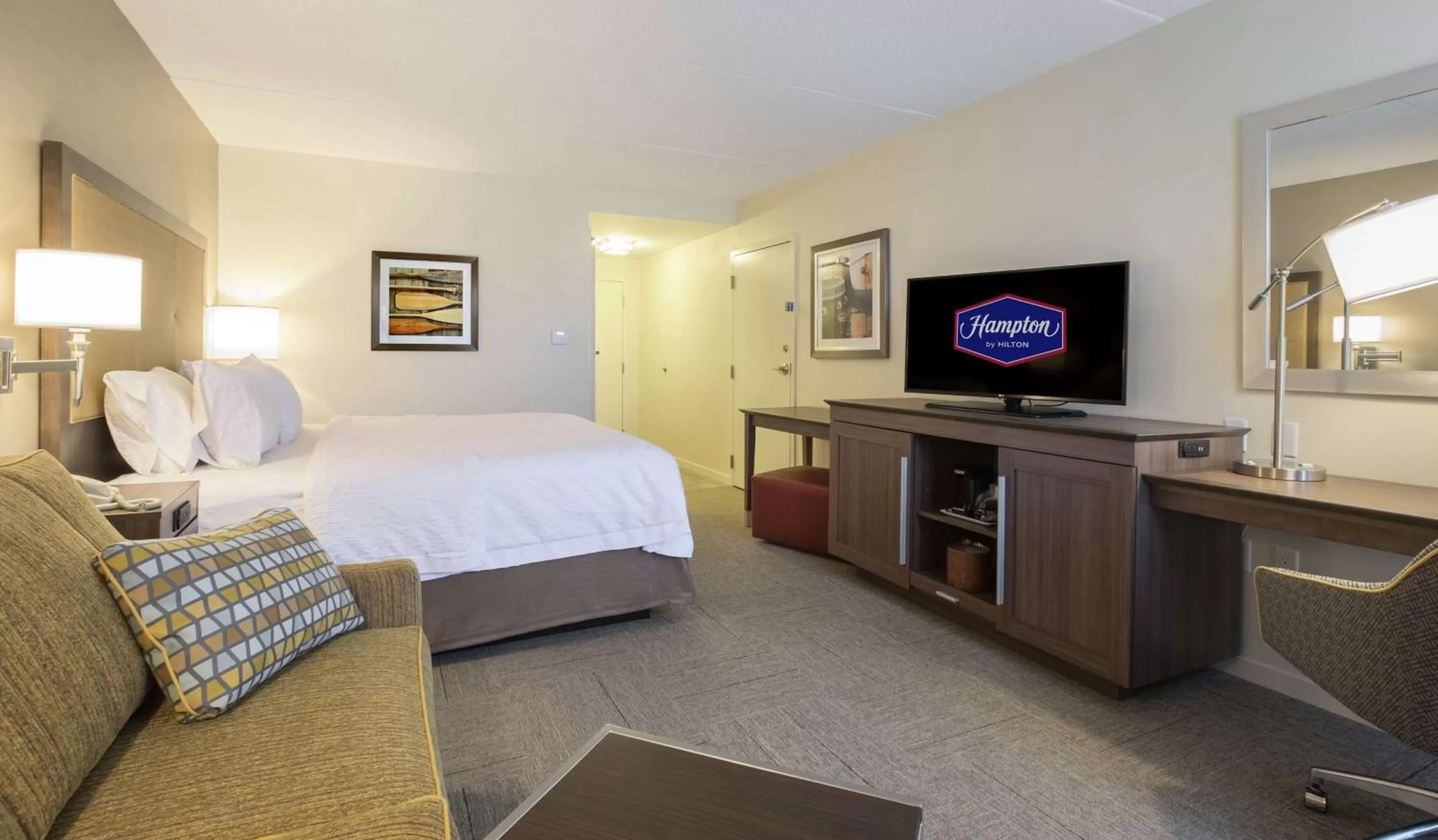 Bedroom, Bed in Hampton Inn Waterville