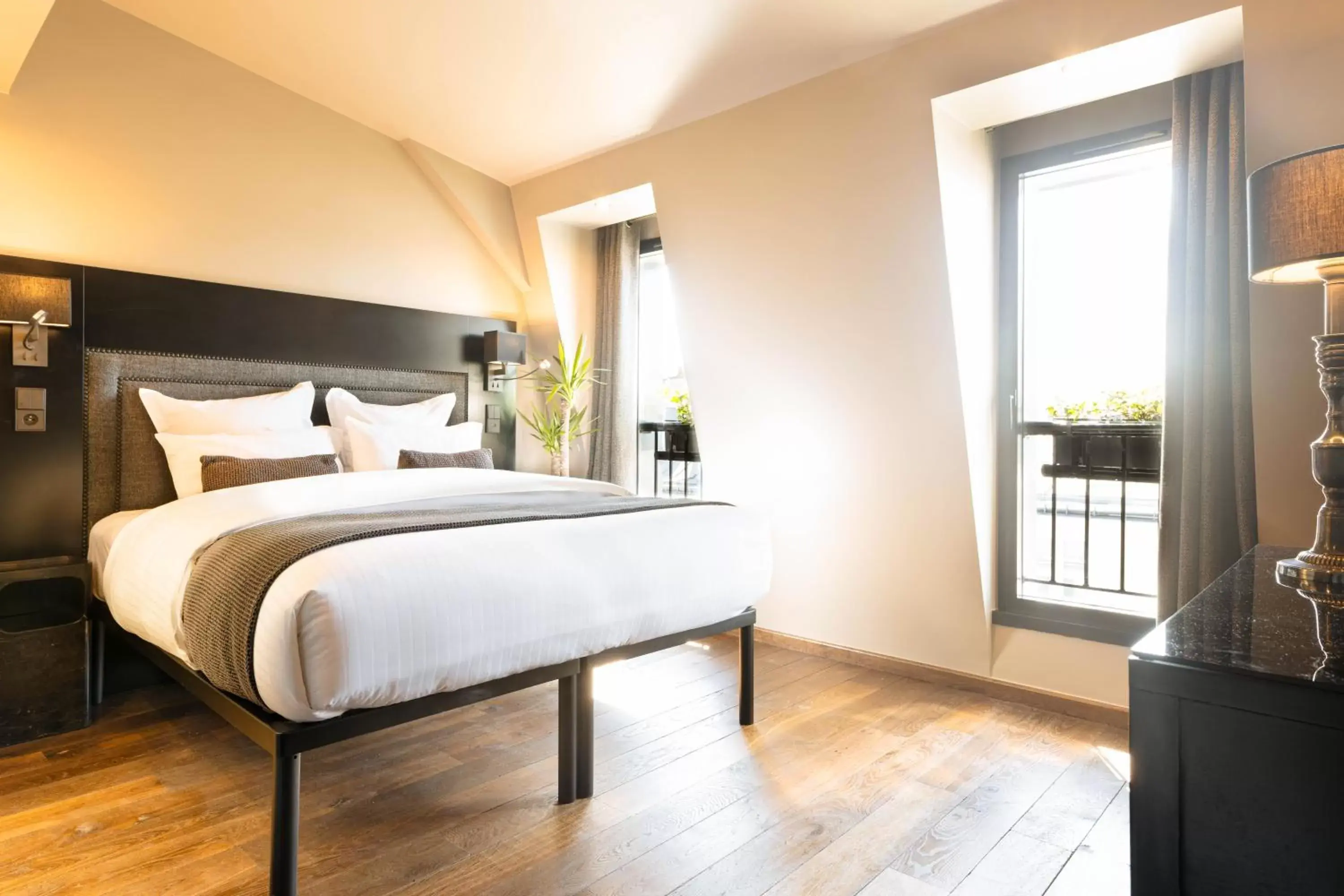 Room Top Floor in B Montmartre Room Top Floor in B Montmartre