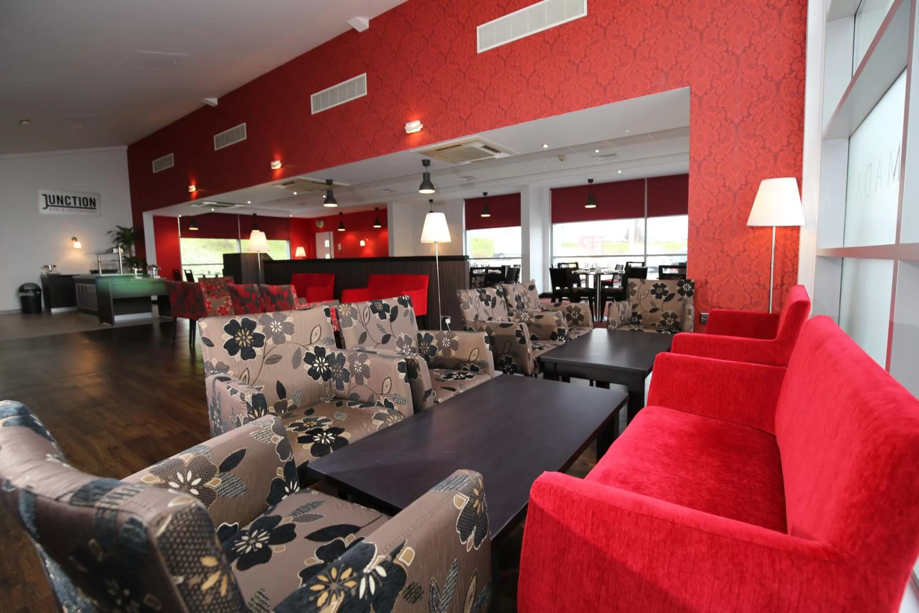Lounge or bar in Ramada Wakefield