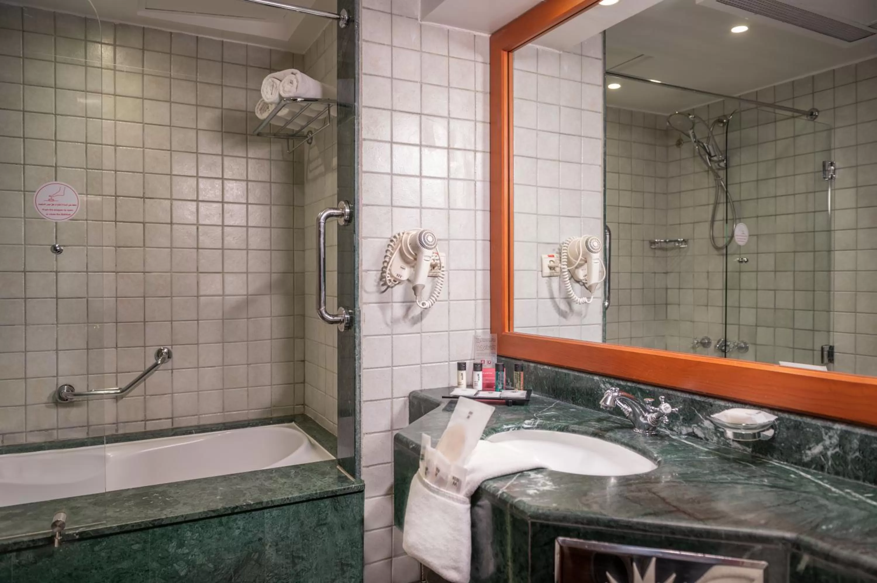 Classic King Room in Mövenpick Hotel Jeddah