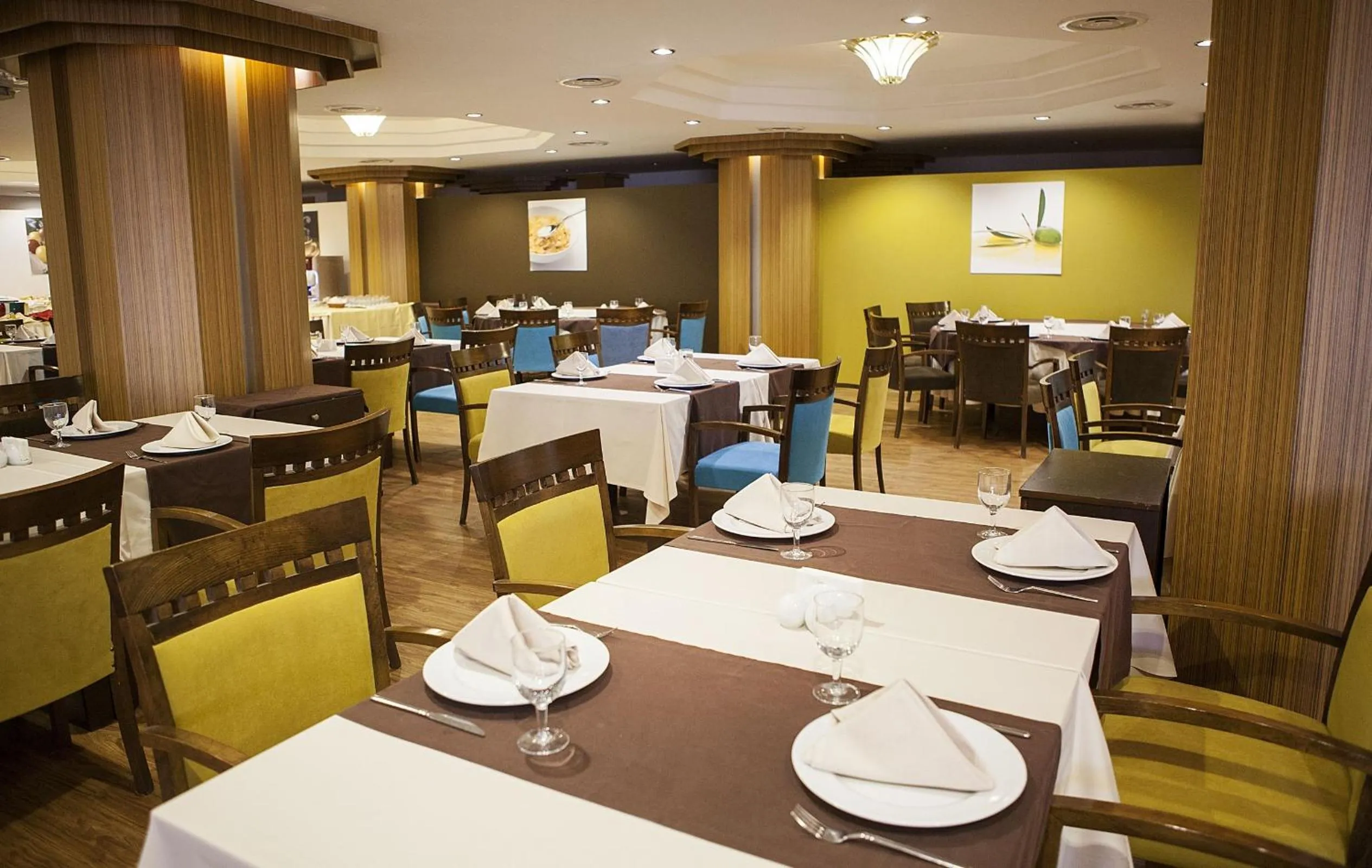 Restaurant/places to eat in Bilek Istanbul Hotel