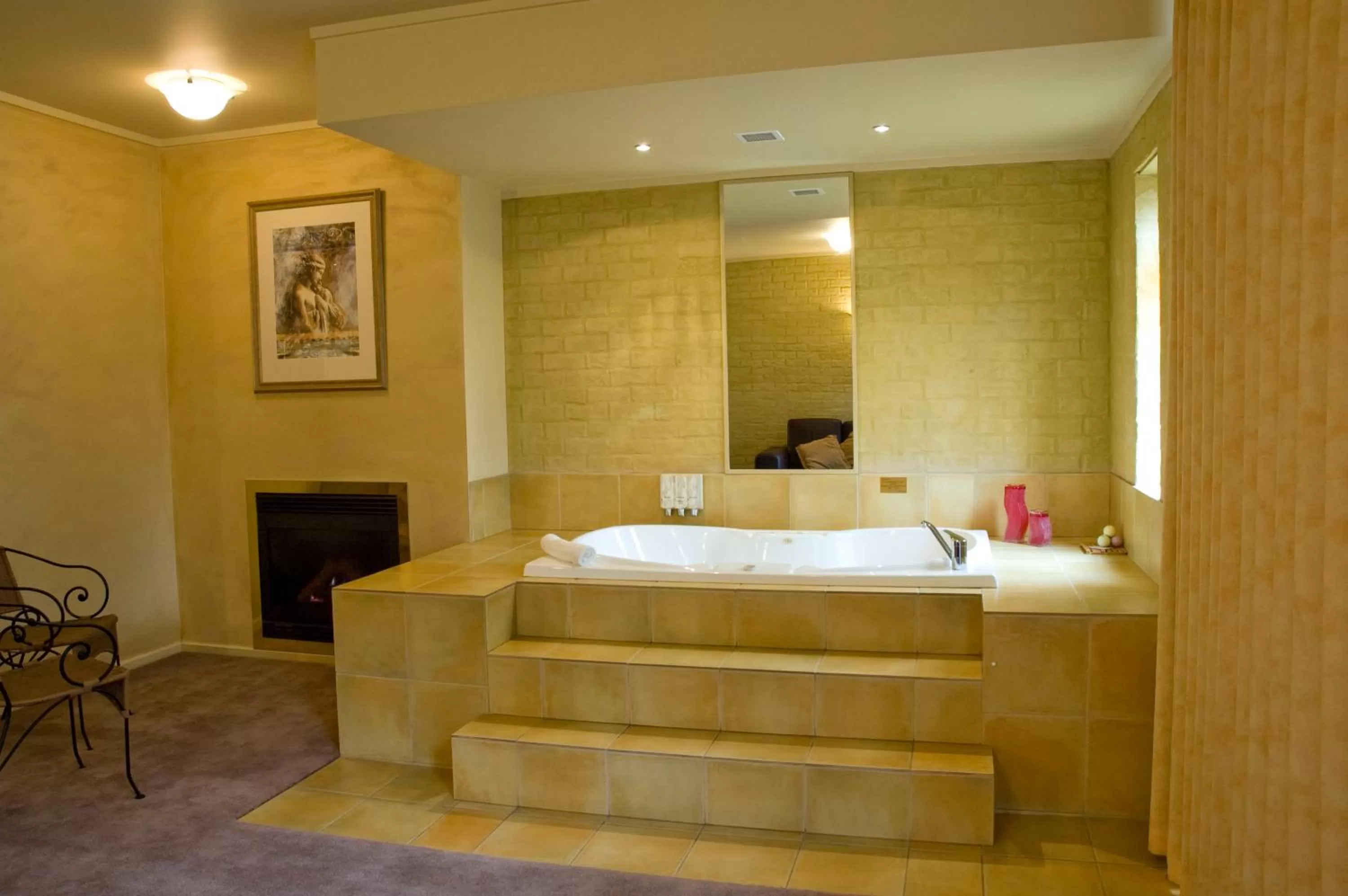 Decorative detail, Bed in Madison Spa Motel - Adults Only