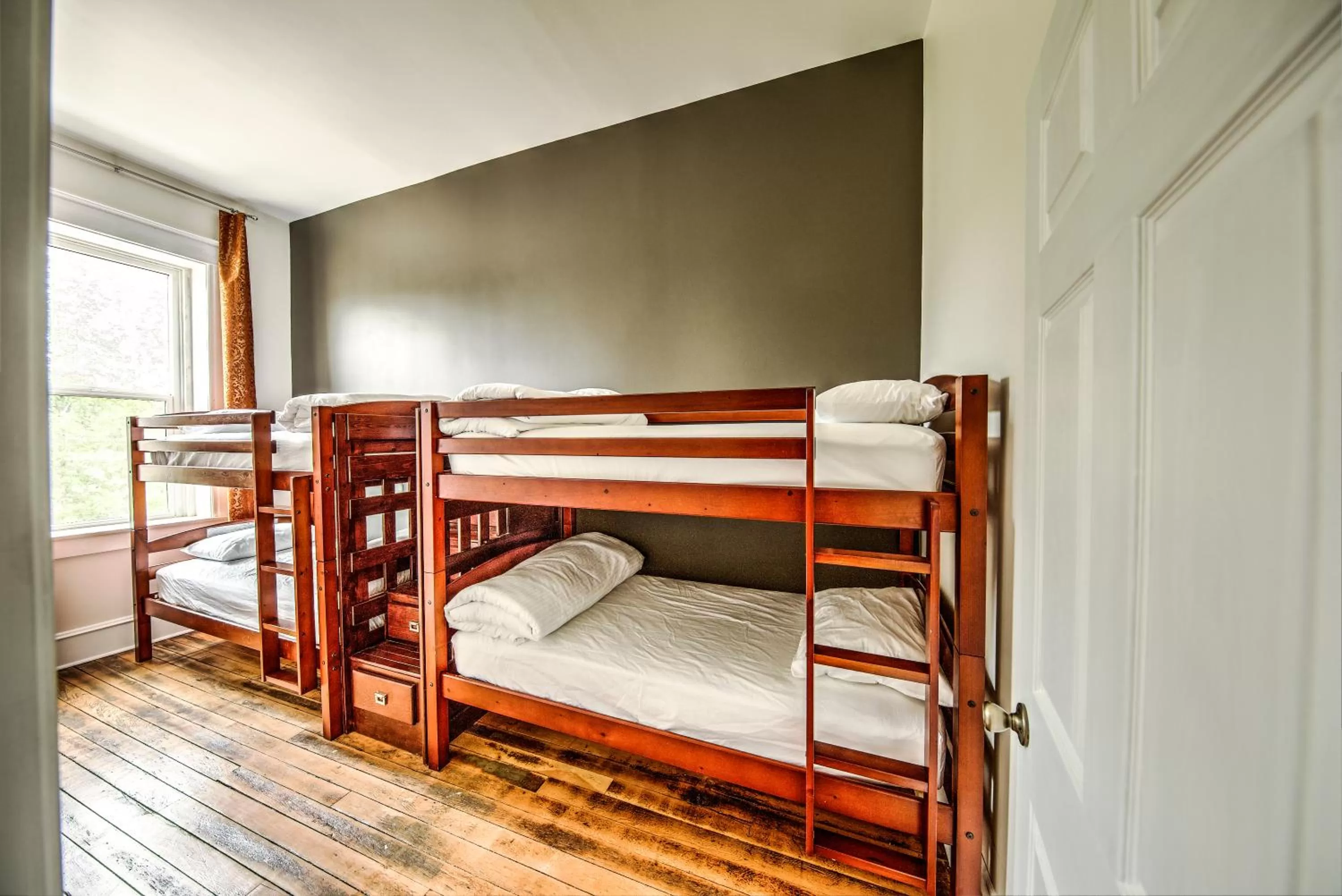 Bedroom, Bed in The Harkness Hotel