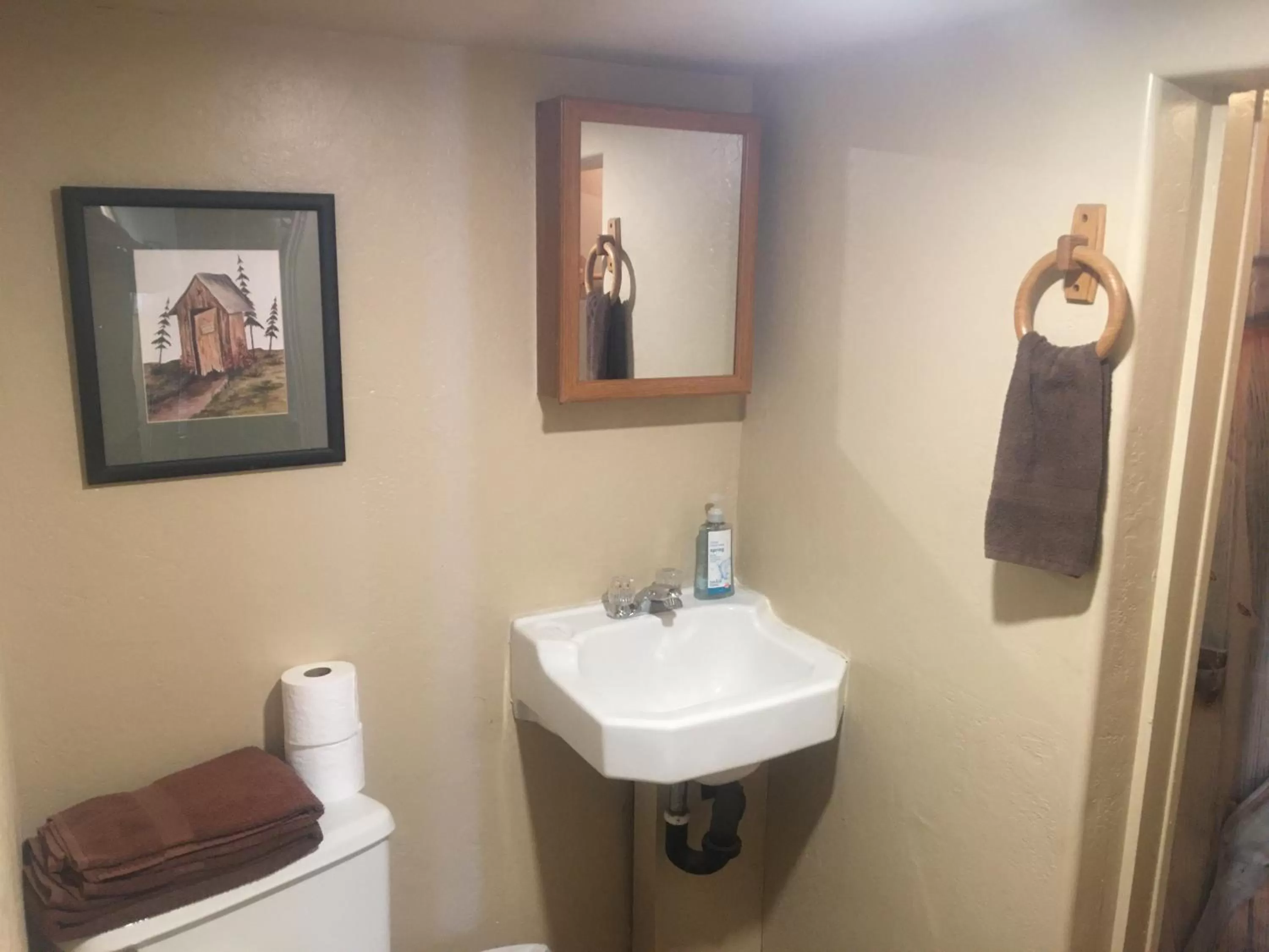 Bathroom in Rainbows End Fishing Resort