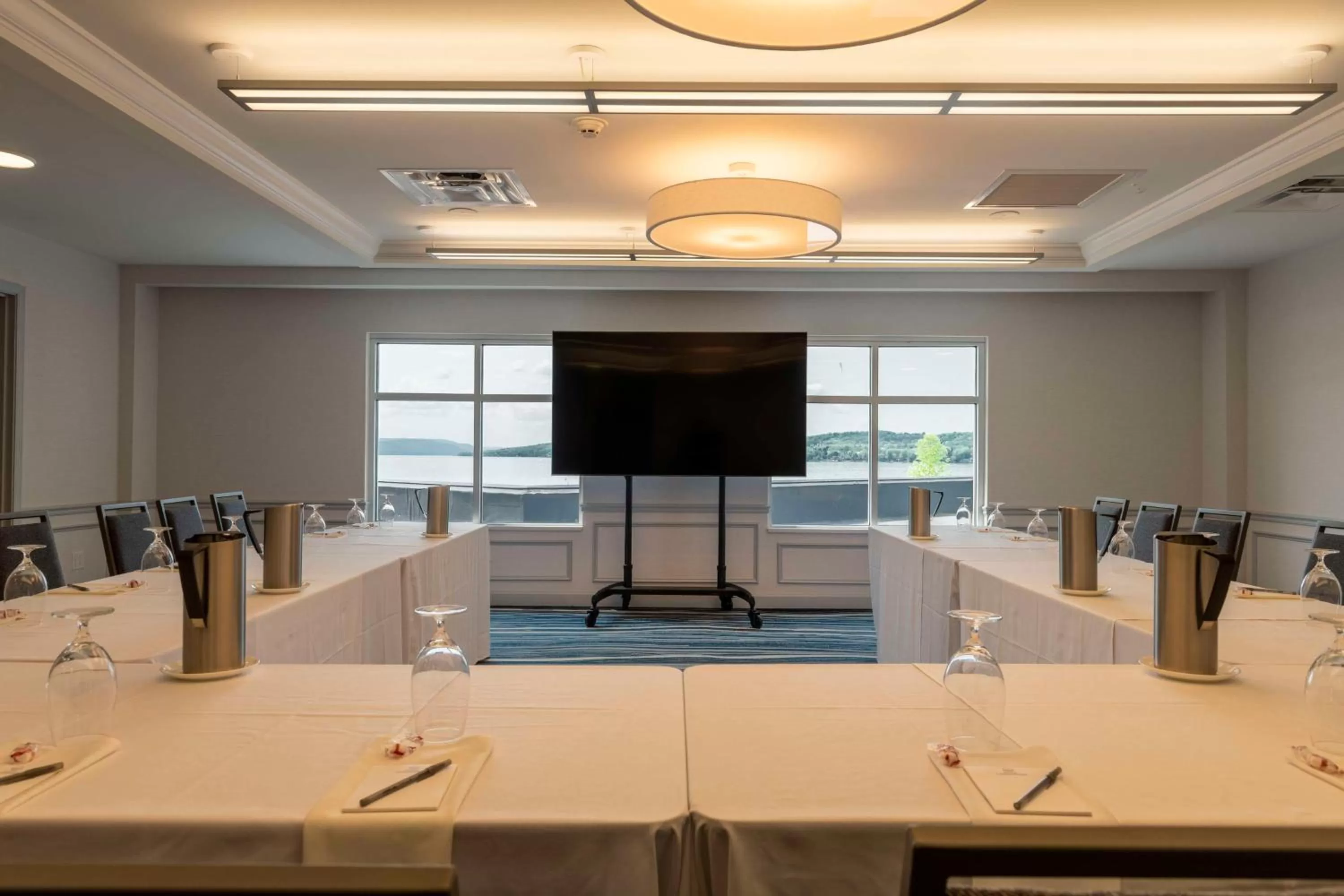 Meeting/conference room in Hotel Canandaigua, Tapestry Collection By Hilton