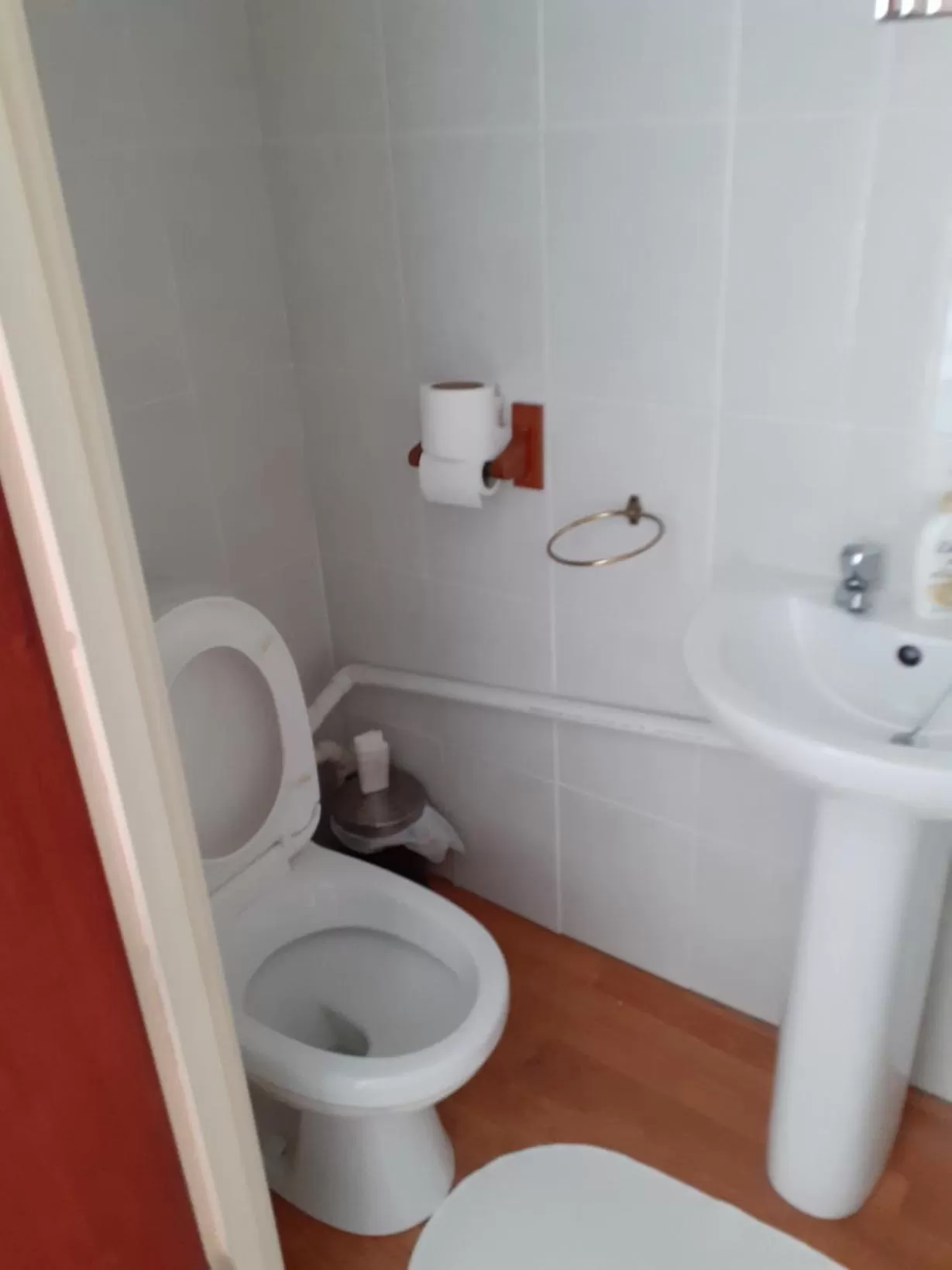 Bathroom in Briny View Hotel