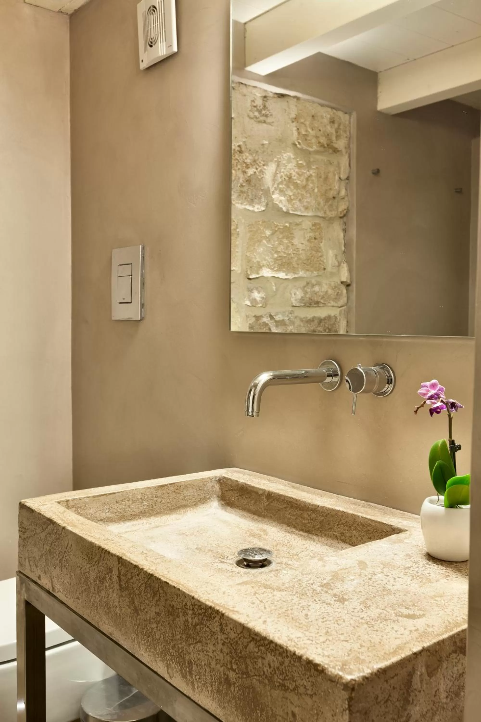 Bathroom in Palazzo Calò