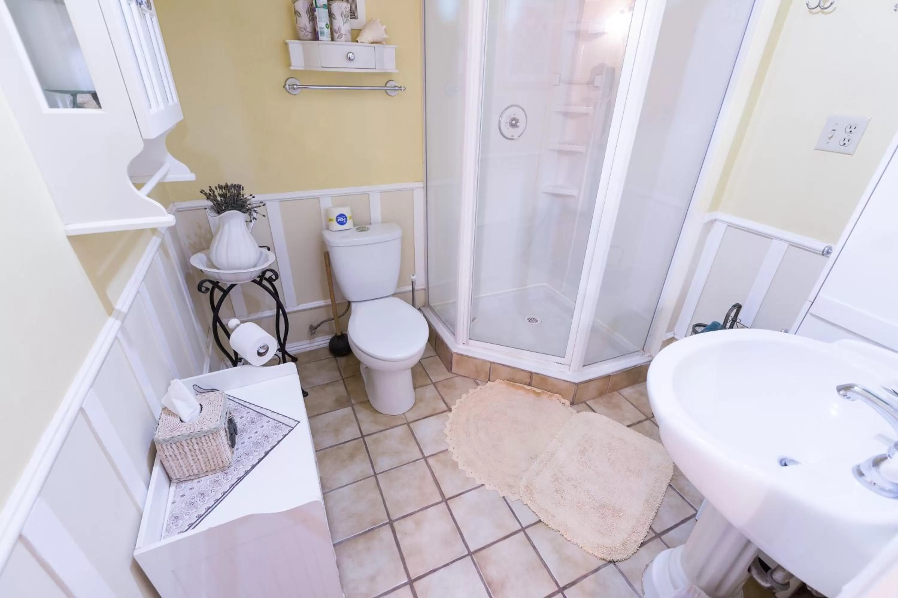 Bathroom in Crown King Cabins Bradshaw