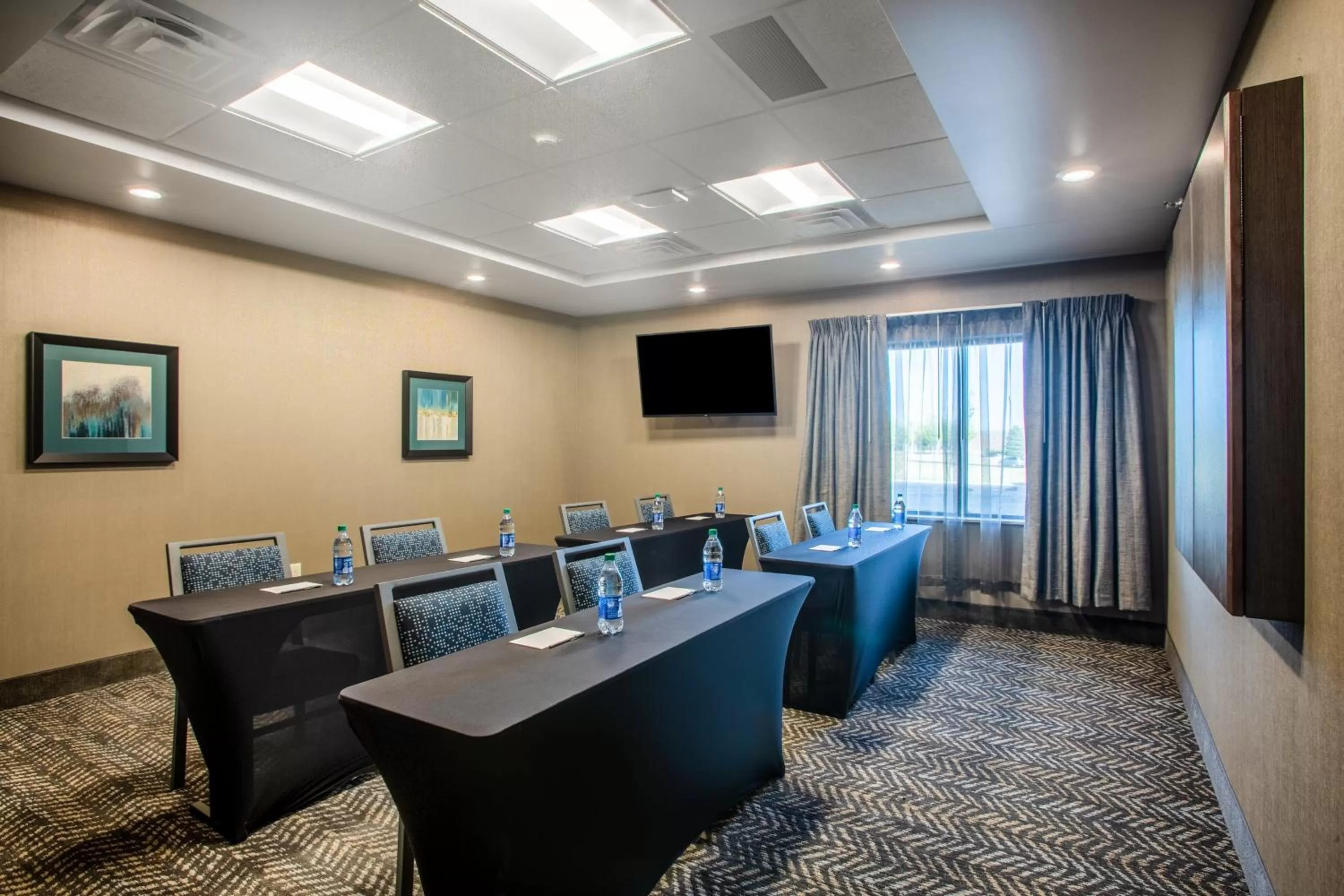 Meeting/conference room in Staybridge Suites - Sioux Falls Southwest by IHG