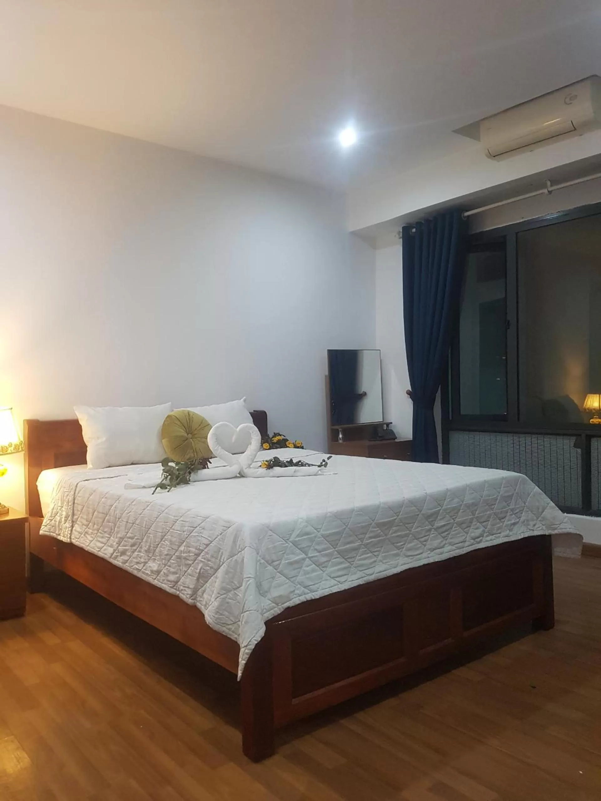 Bedroom, Bed in Hanoi View Legend Hotel