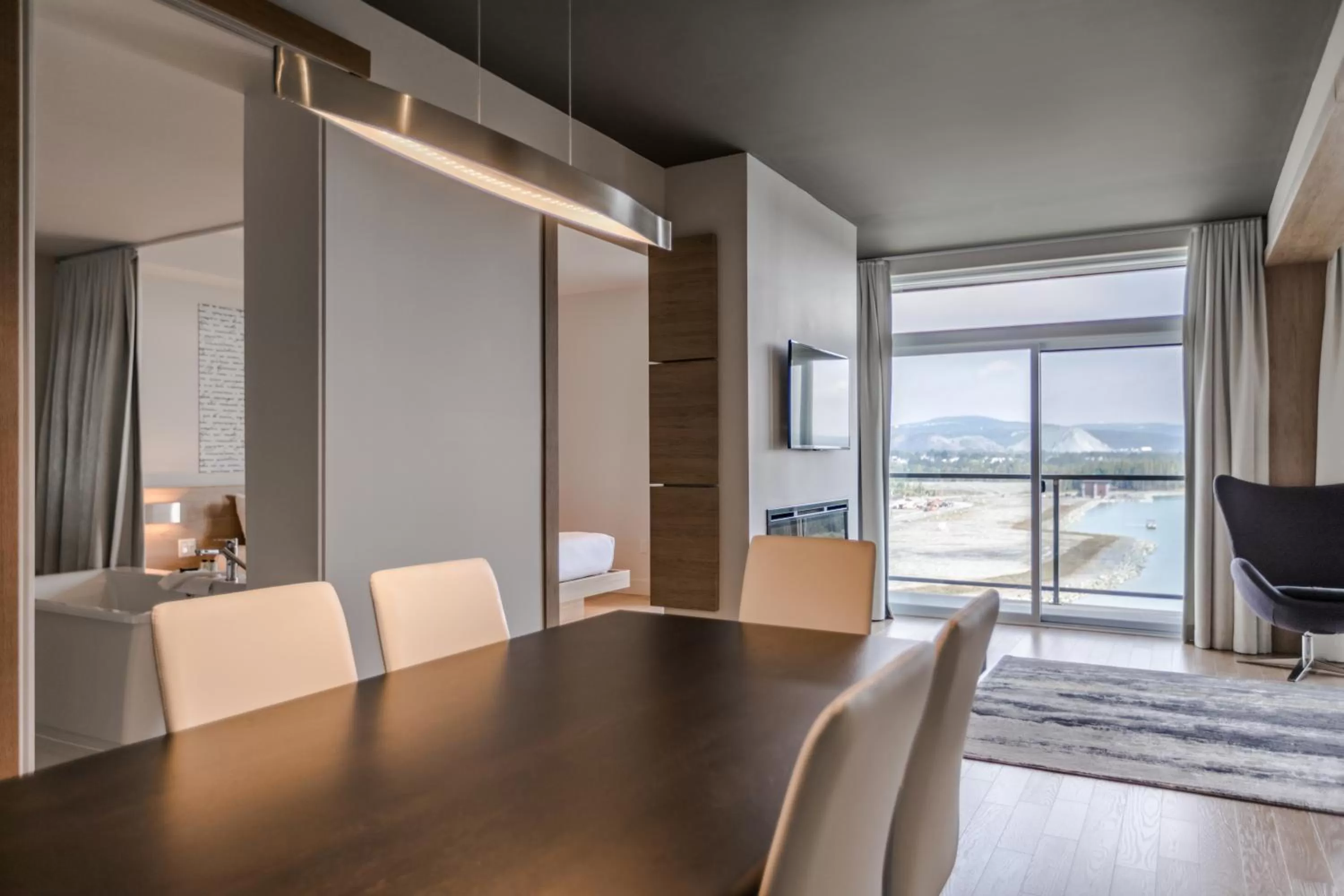 Balcony/Terrace in Hôtel du Domaine, centre de villégiature et de congrès