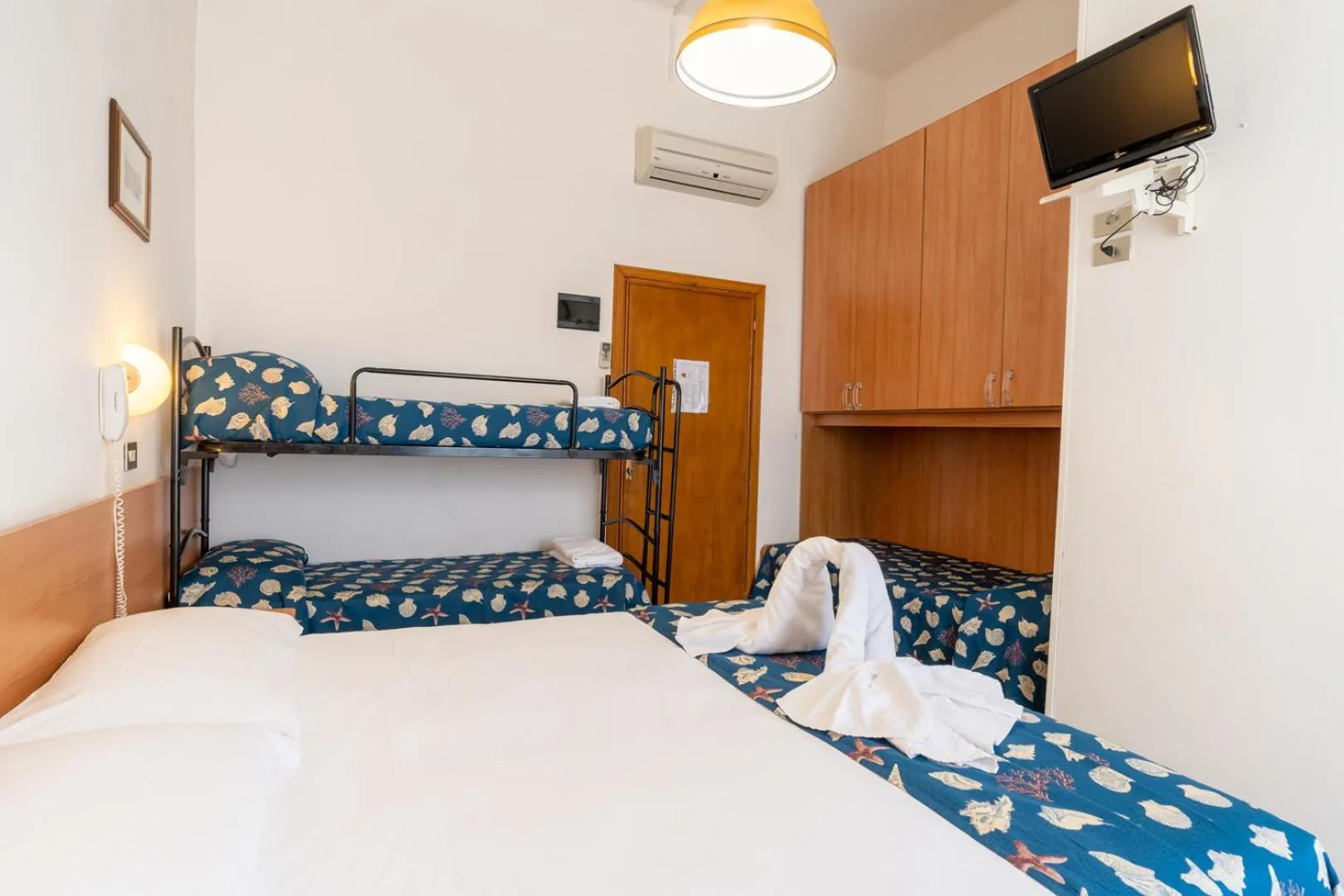 Bed in Hotel Milanese