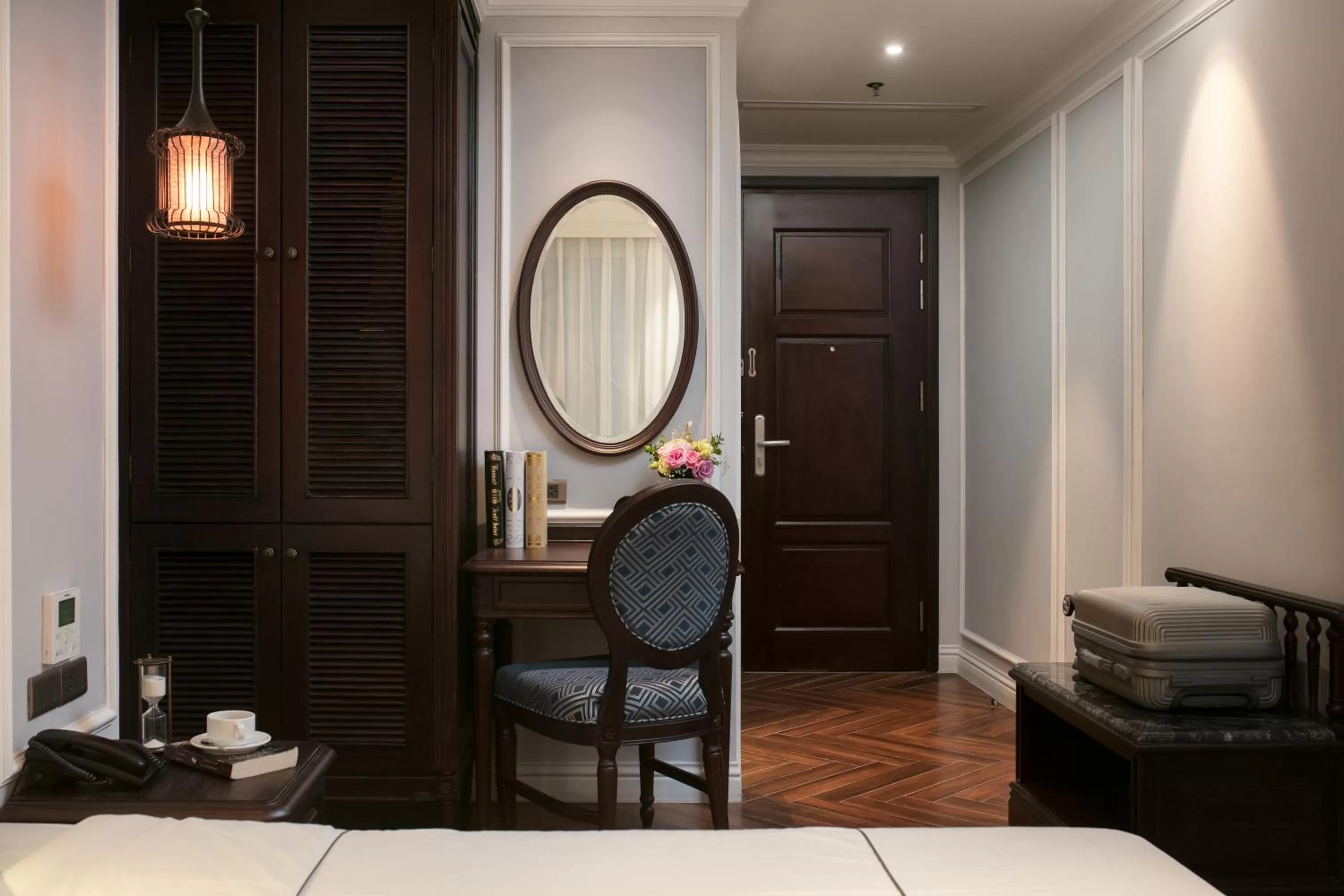 Bedroom, Bed in Canary Hotel