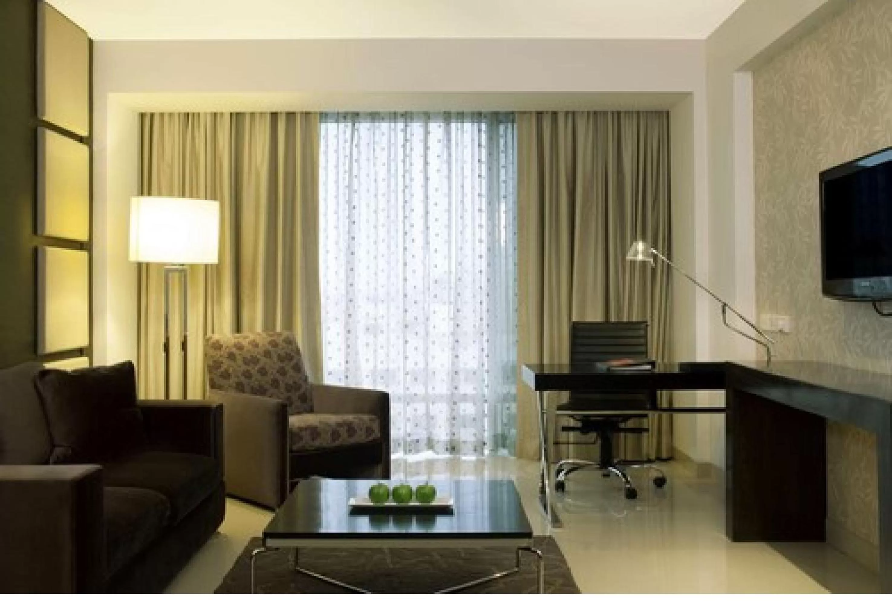 TV and multimedia in Radisson Blu Hotel Pune Kharadi