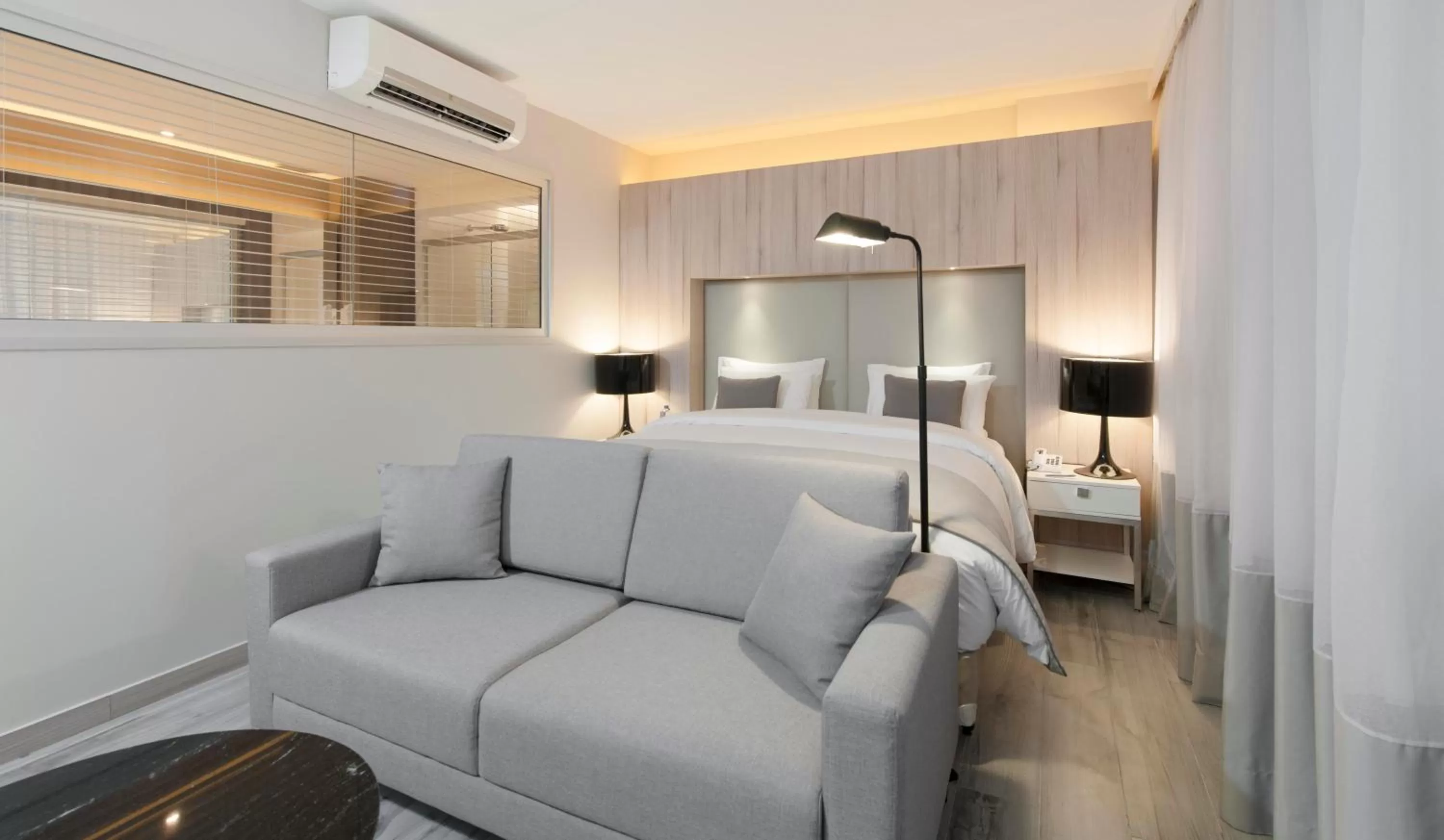 Photo of the whole room, Bed in Radisson Blu Belo Horizonte Savassi