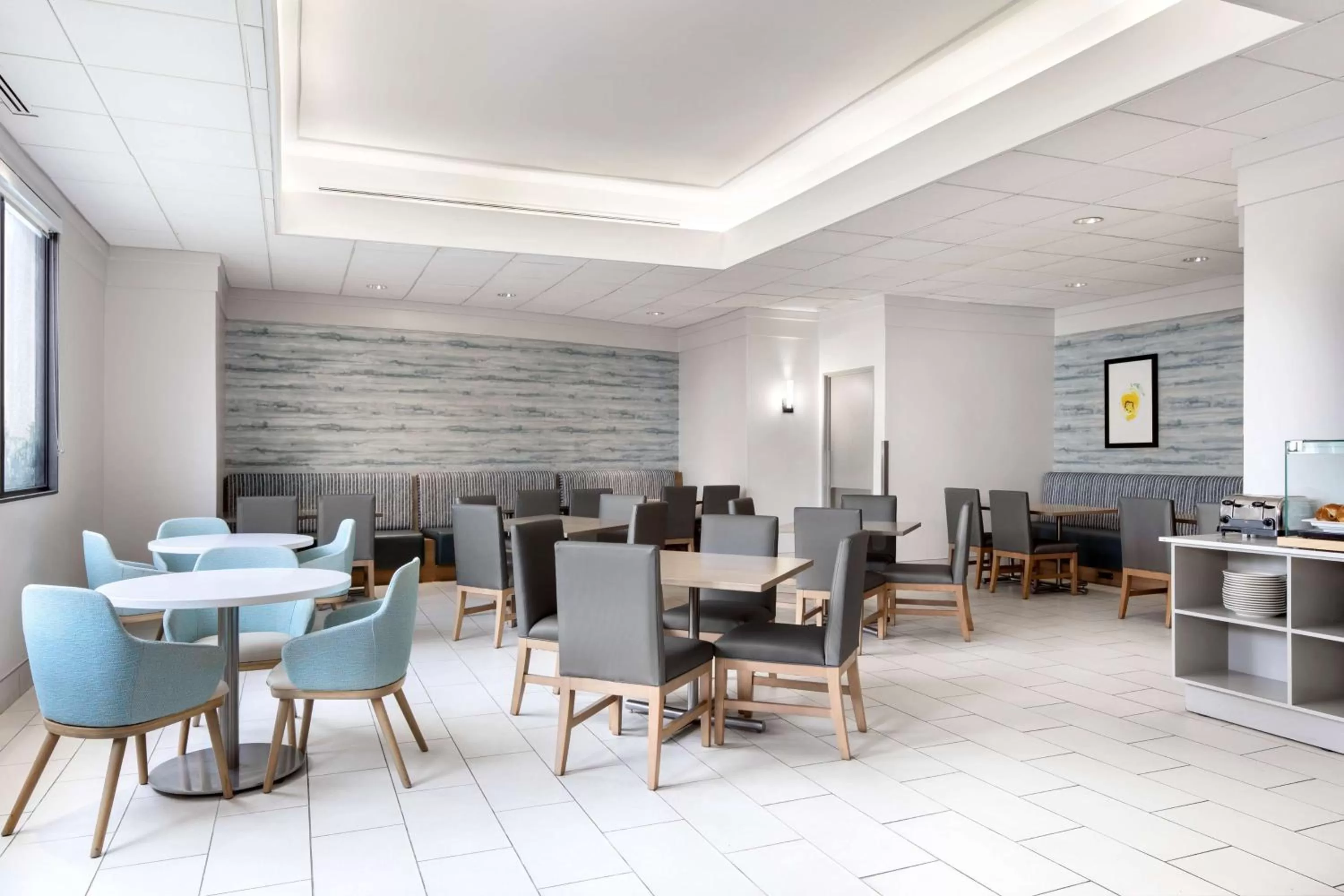 Breakfast in Embassy Suites by Hilton Tampa Airport Westshore