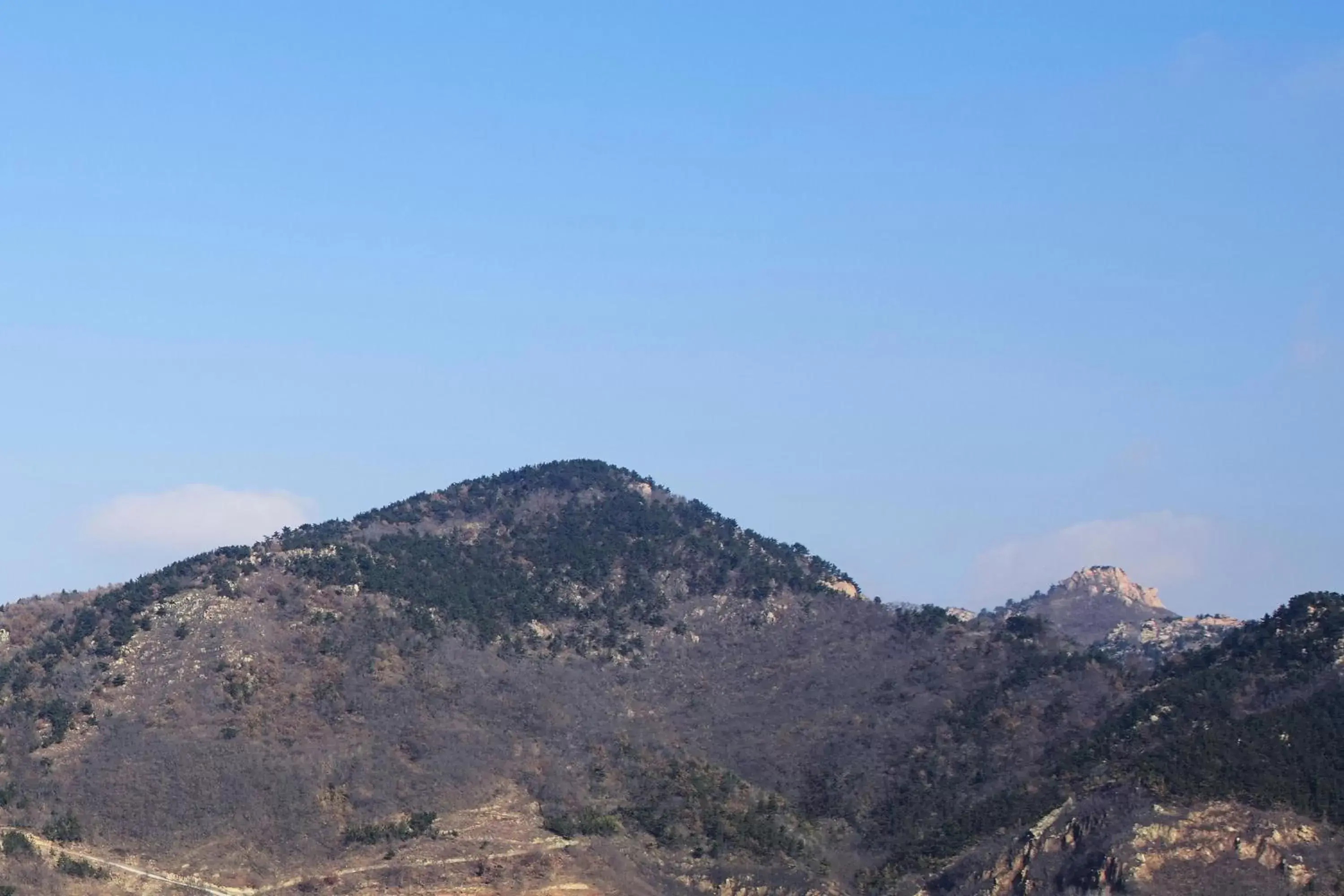 Guest room, 1 King, Mountain view in Sheraton Qingdao Licang Hotel Guest room, 1 King, Mountain view in Sheraton Qingdao Licang Hotel