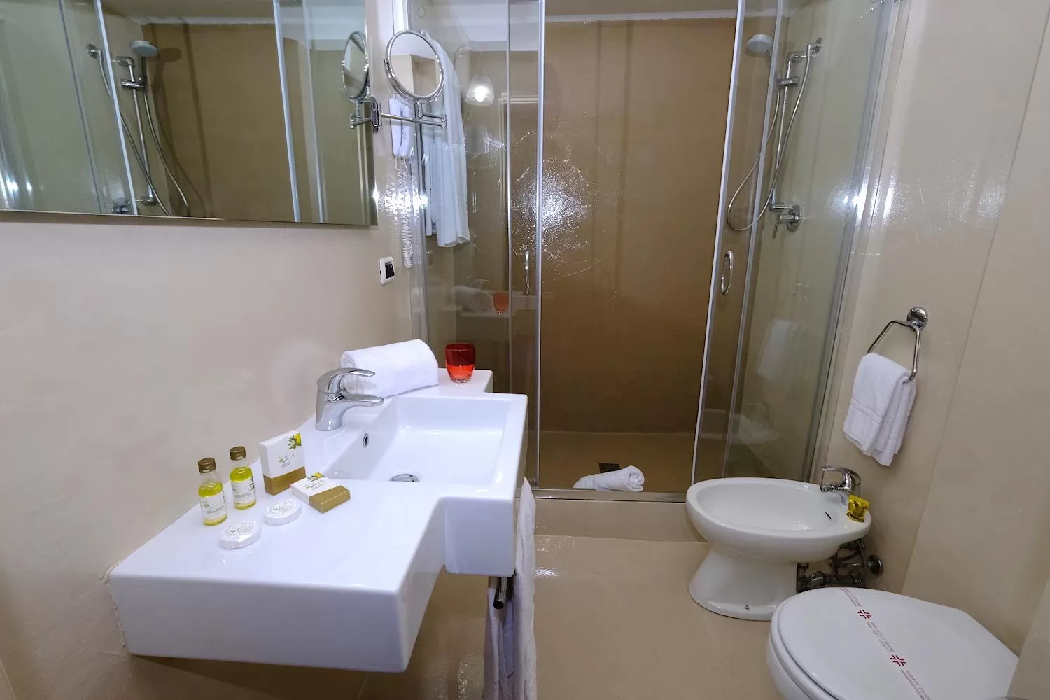 Shower in Colleverde Park Hotel