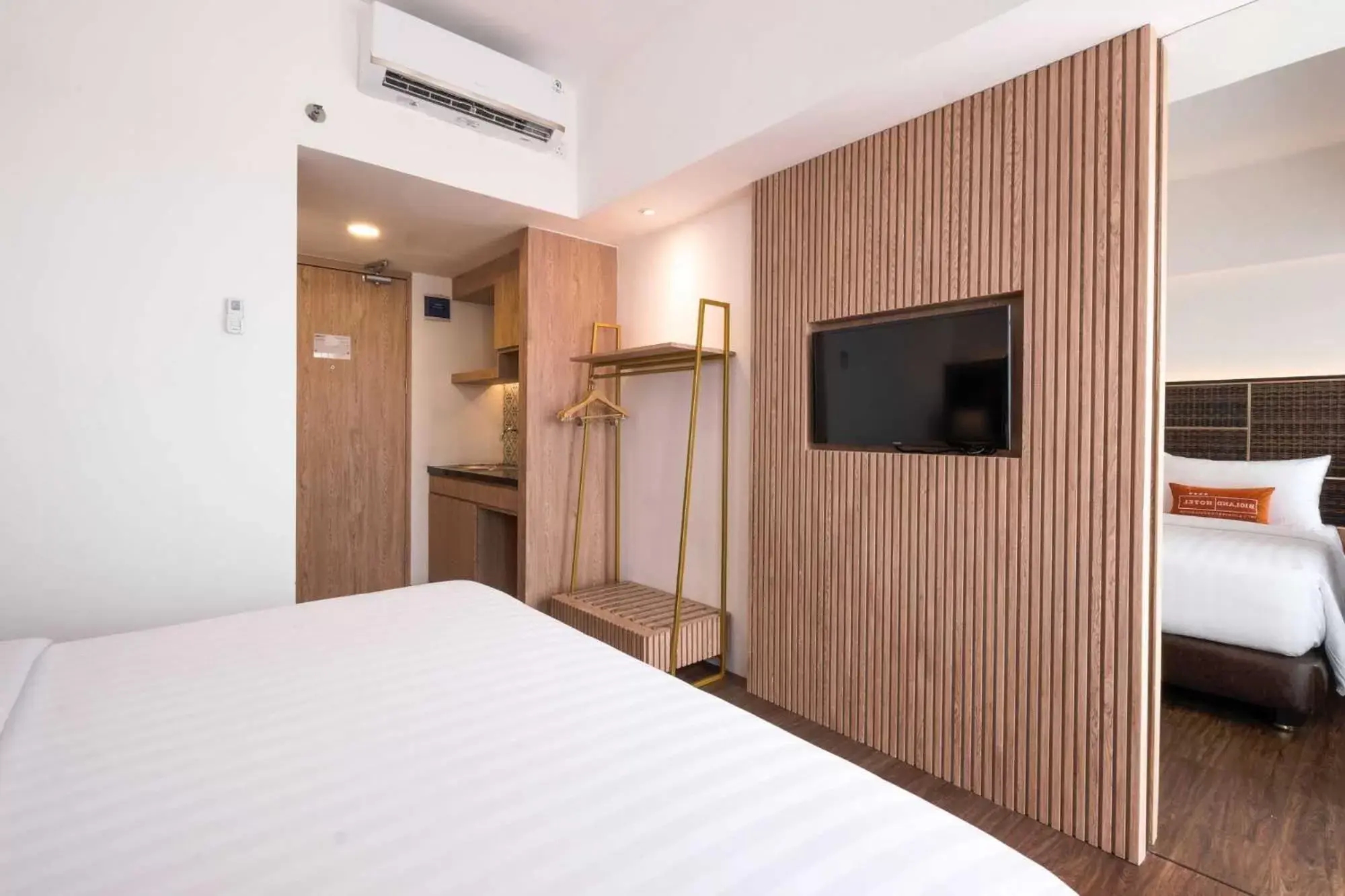 Deluxe Double Room with Balcony in Bigland Hotel Bogor Deluxe Double Room with Balcony in Bigland Hotel Bogor