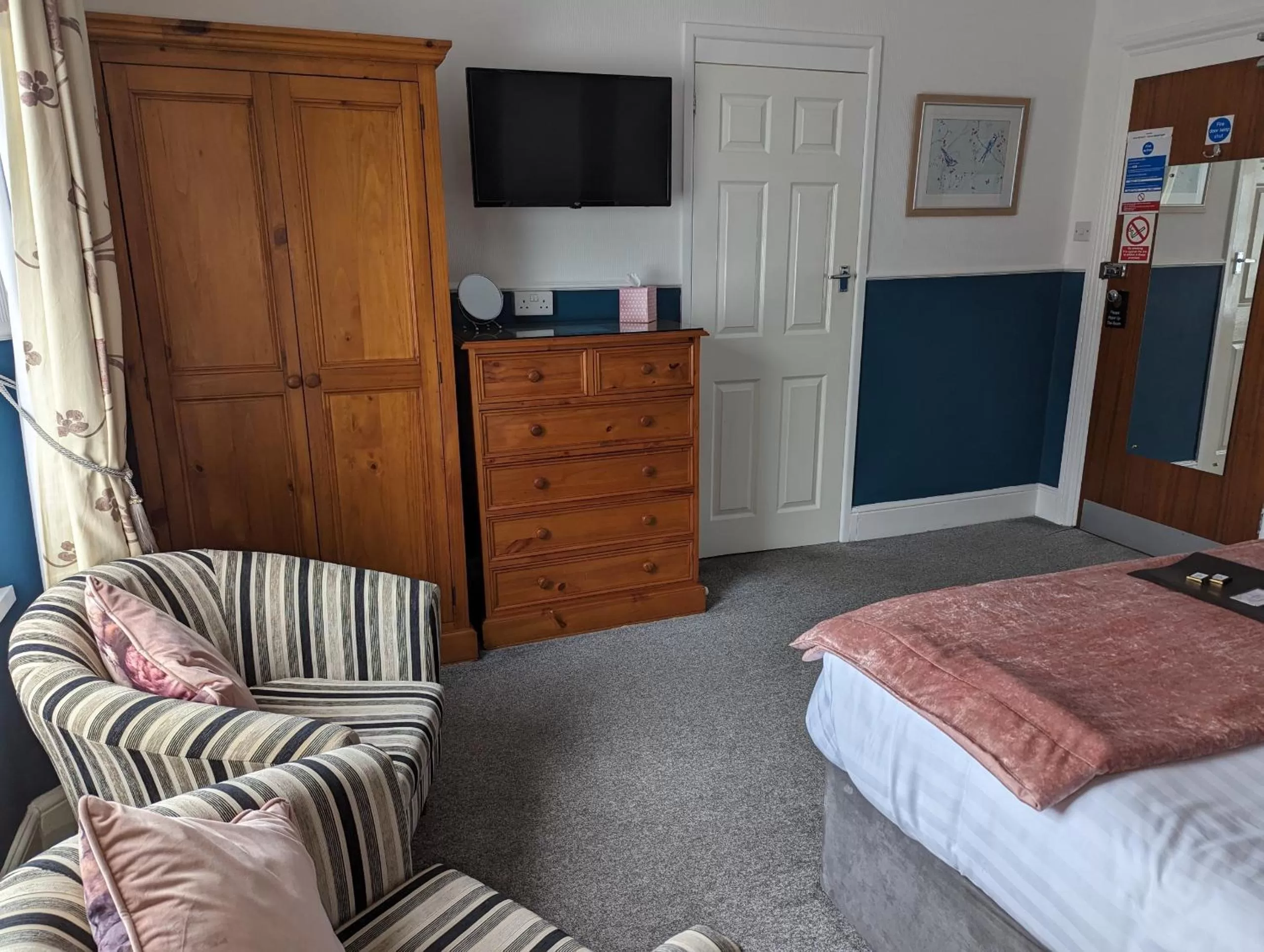Bedroom, Bed in Abingdon House