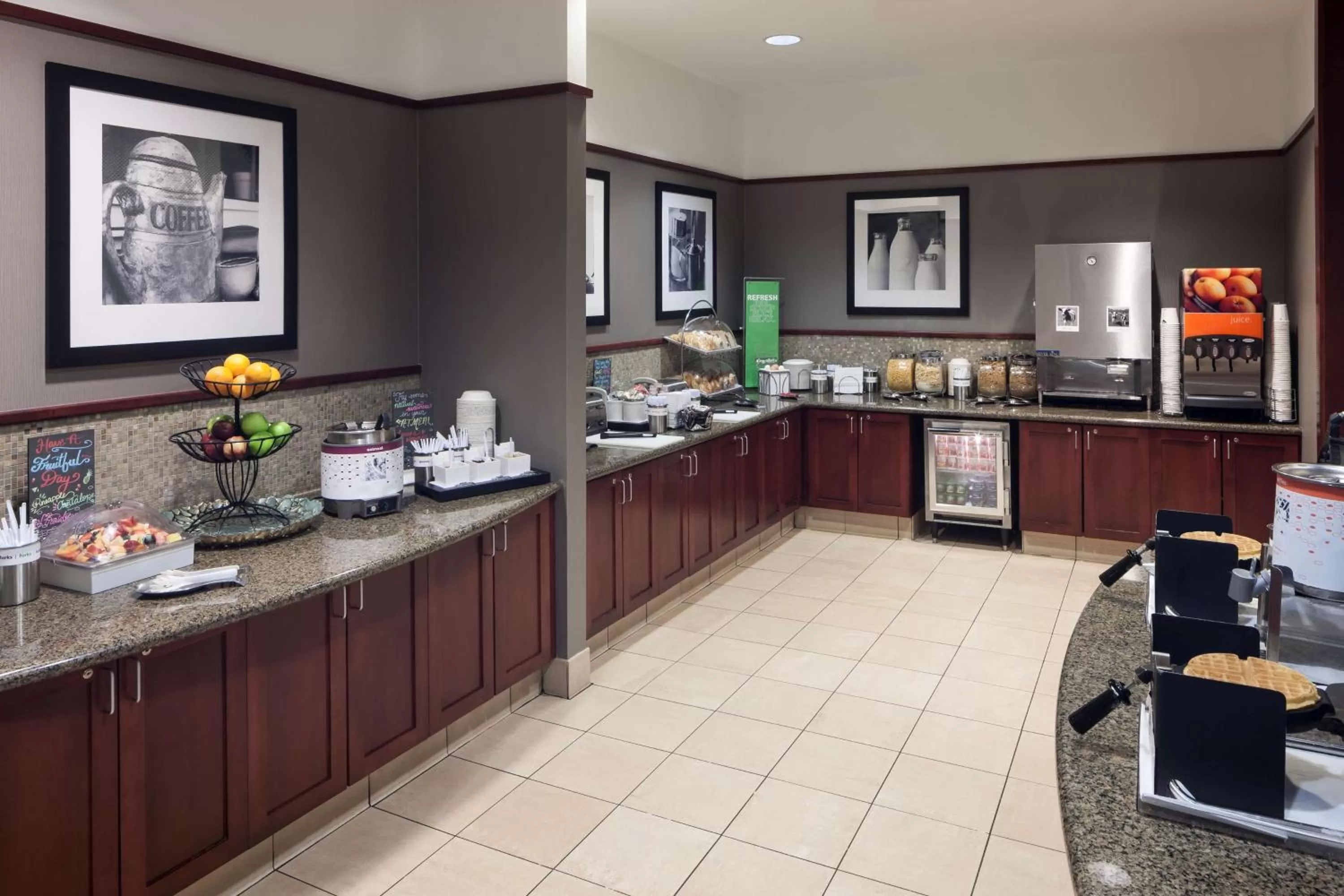 Breakfast in Hampton Inn & Suites Oklahoma City-Bricktown