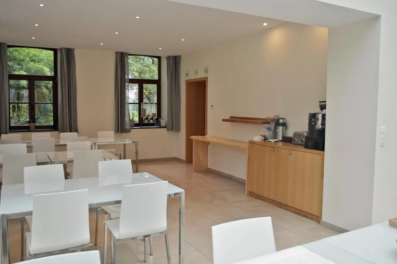Dining area in Hôtel - Ferme du Château d'Ahin