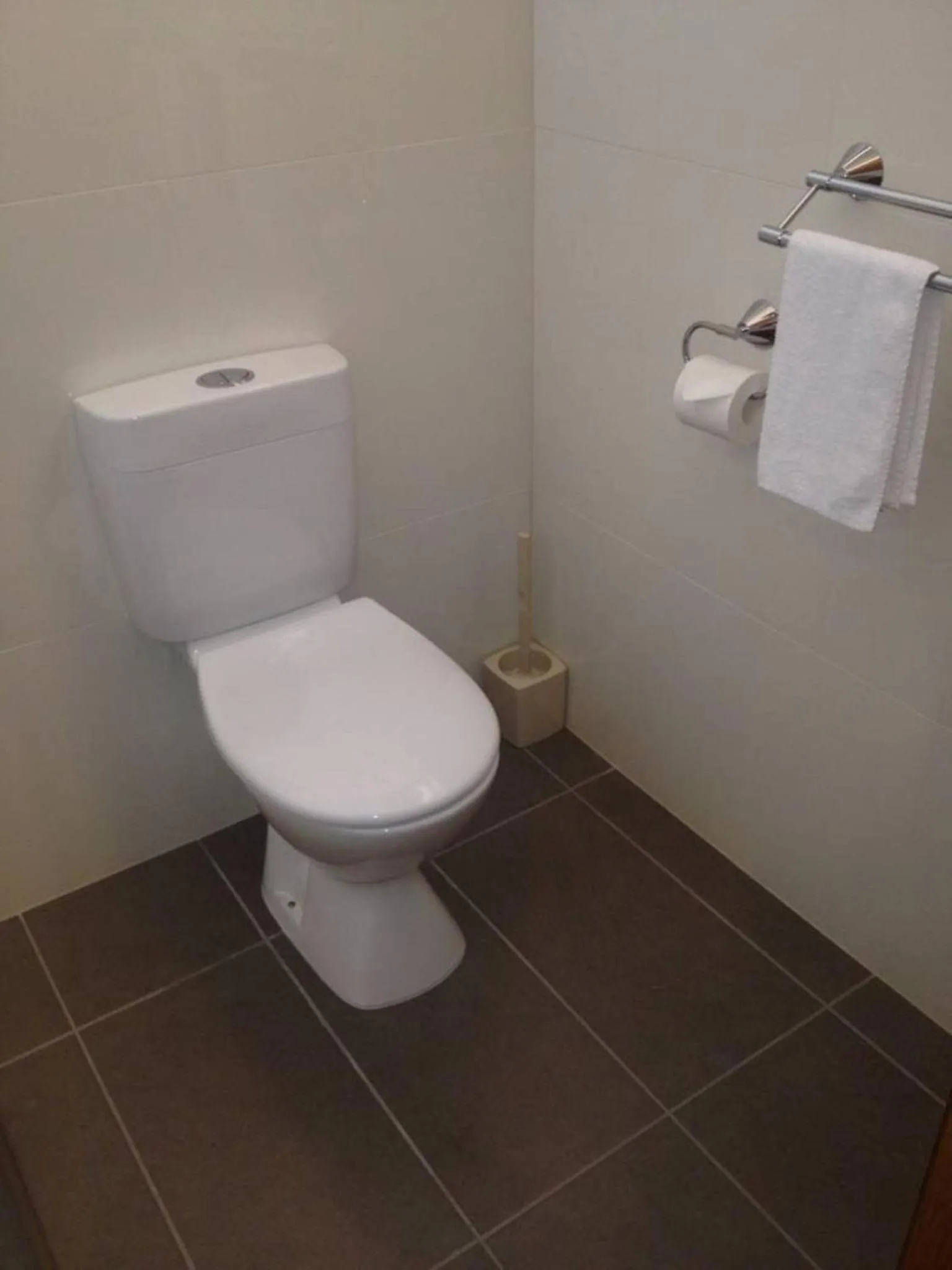 Bathroom in Ashleigh Court Motor Inn