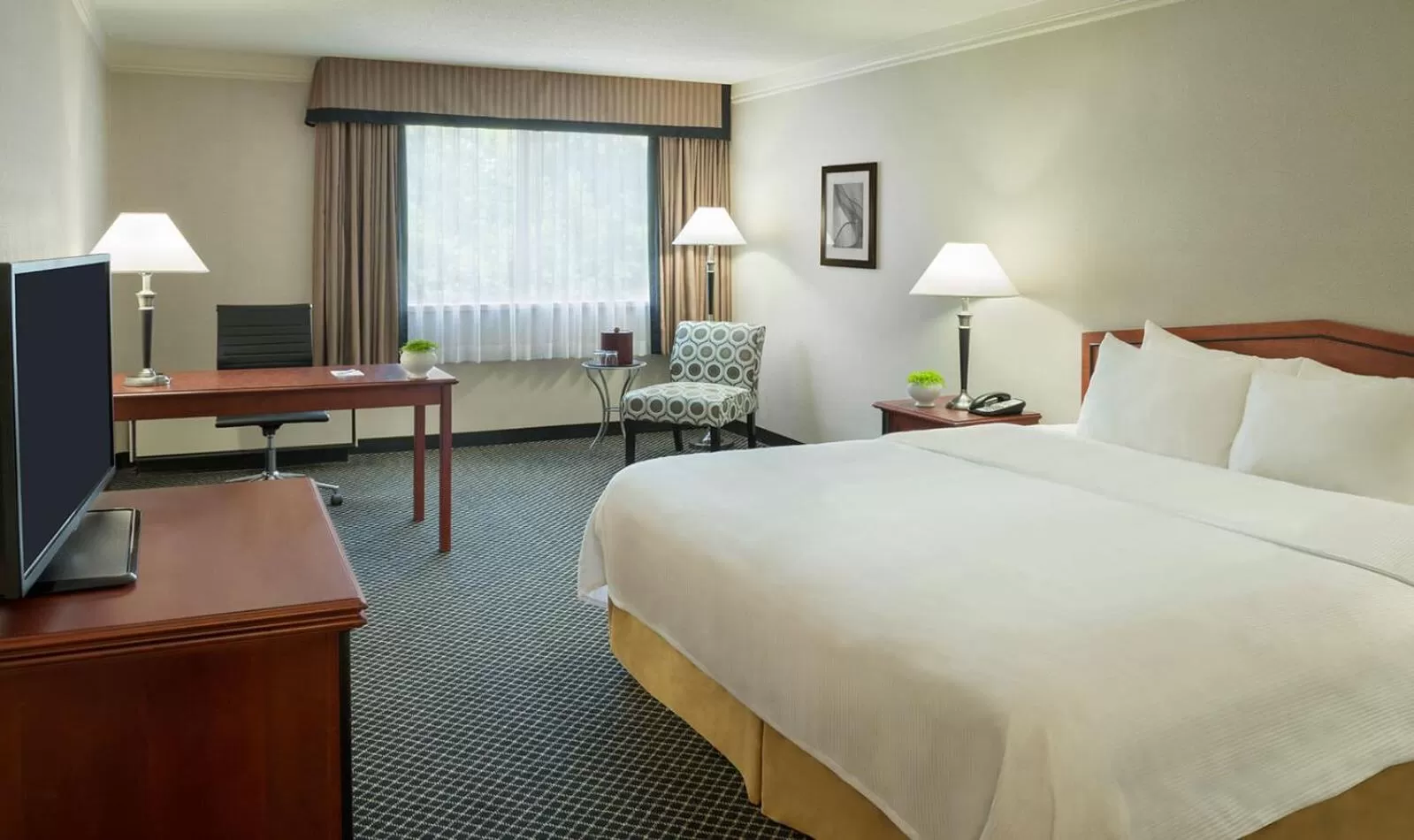 Standard King Room in Toronto Don Valley Hotel and Suites