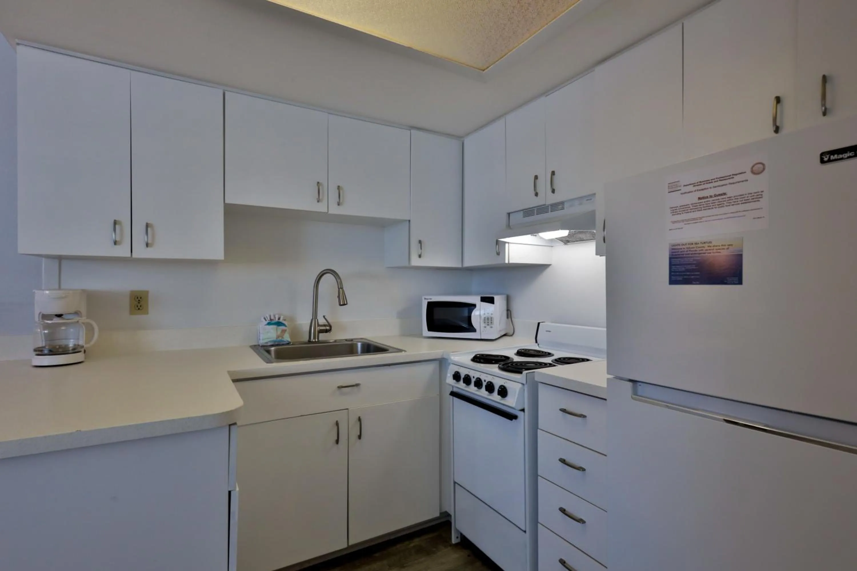 Kitchen or kitchenette in Coastal Waters