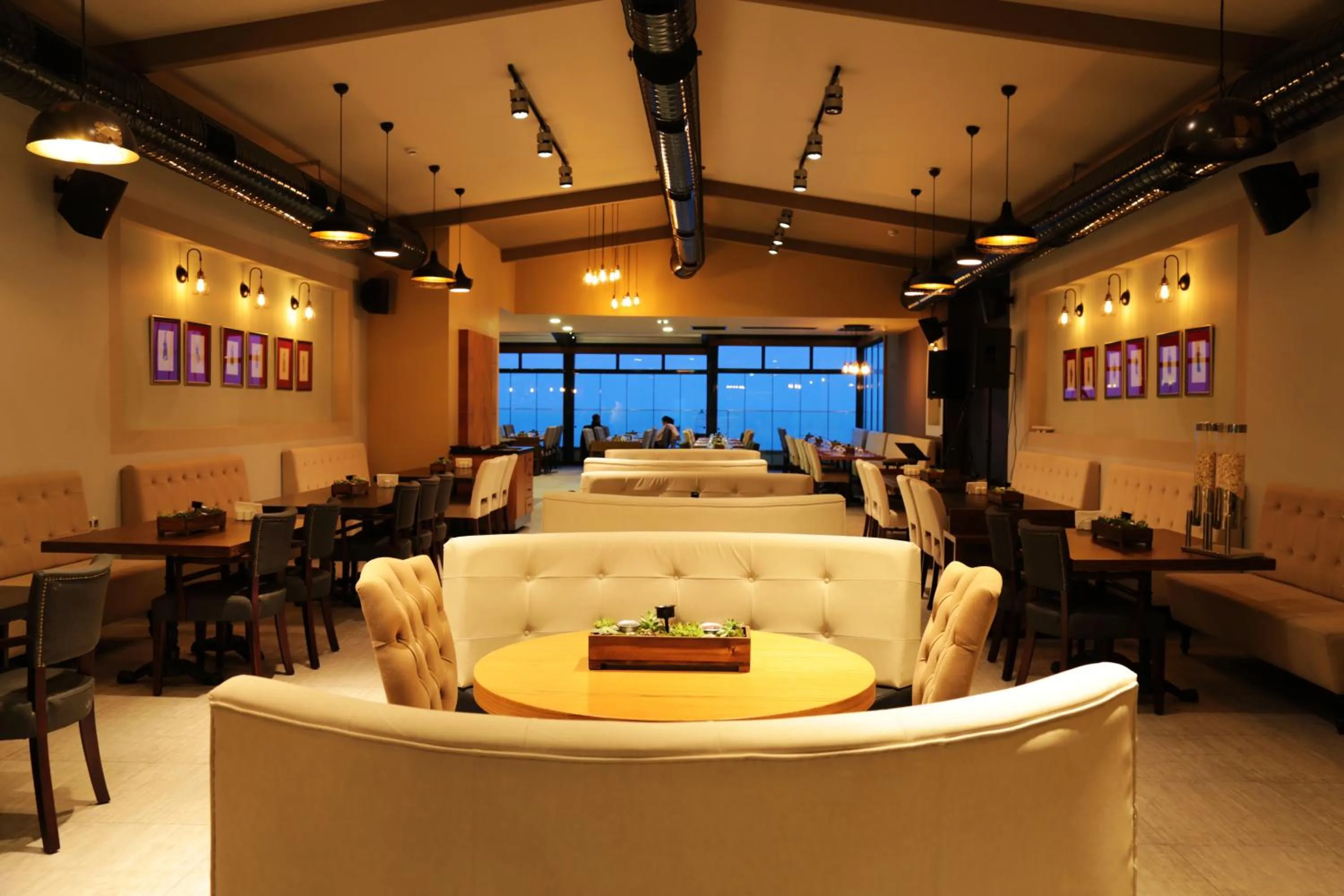 Food and drinks in Pasaport Pier Hotel