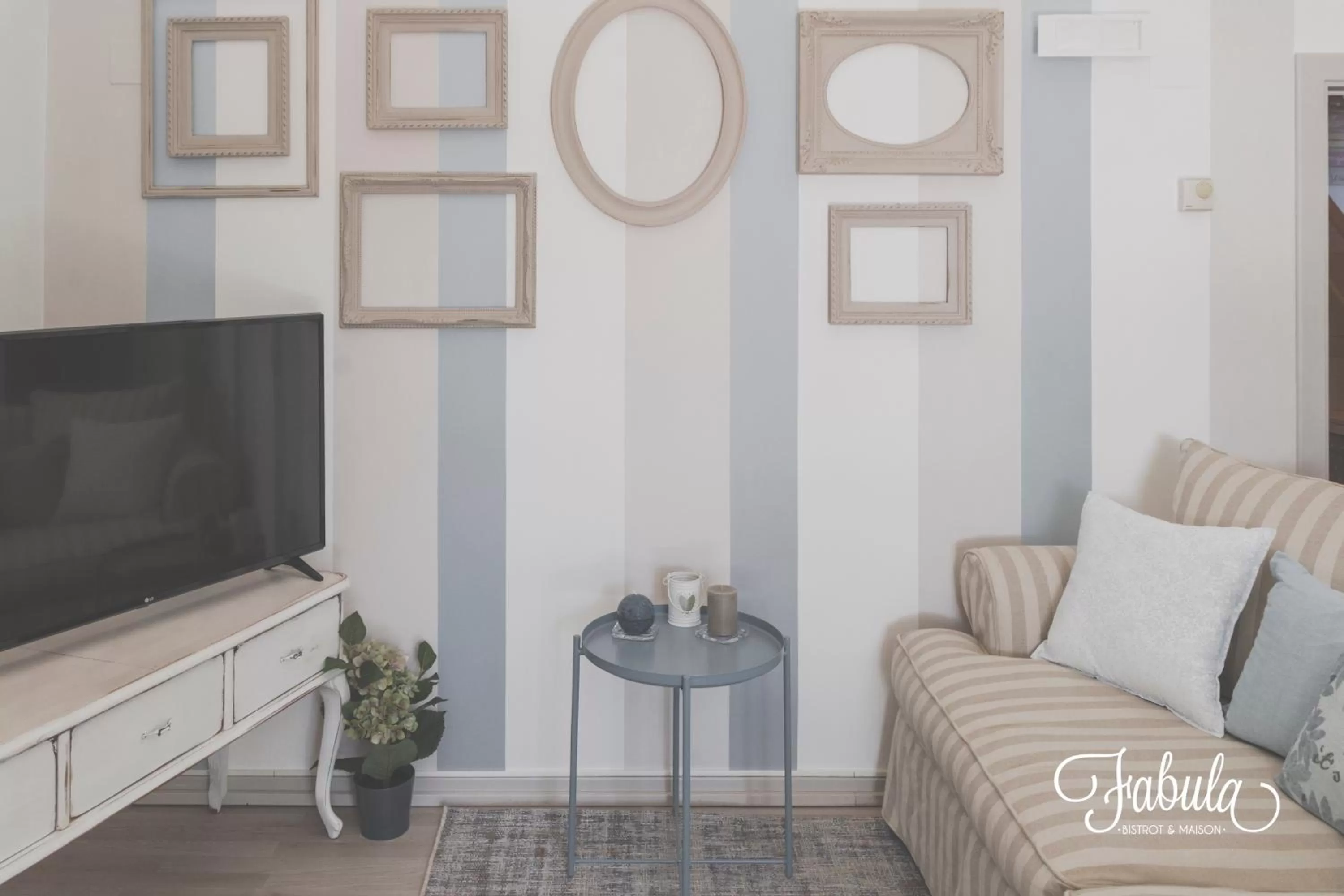 Communal lounge/ TV room, Seating Area in Masseria Fabula Bistrot & Maison