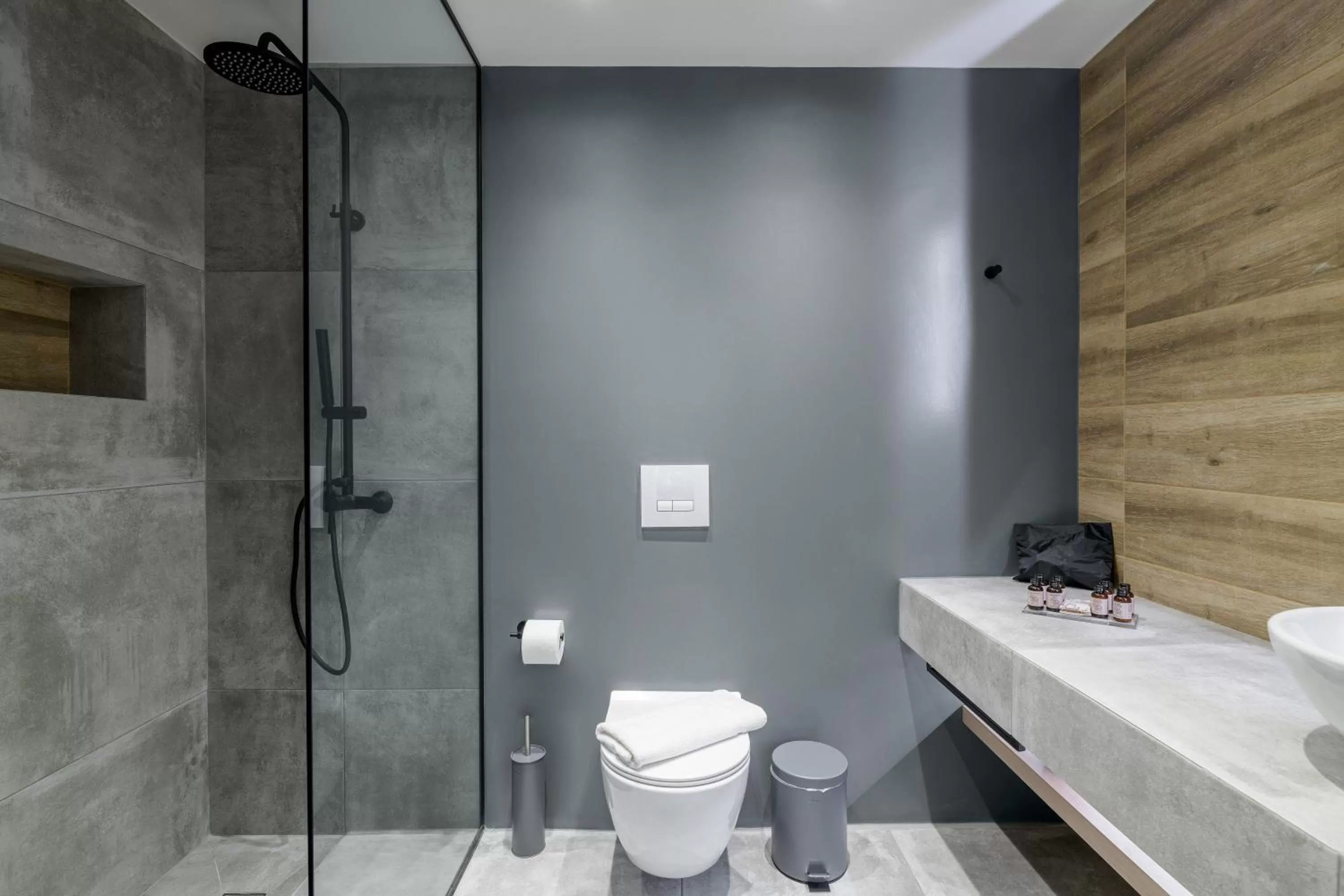 Acropolis Magenta Luxury Suites