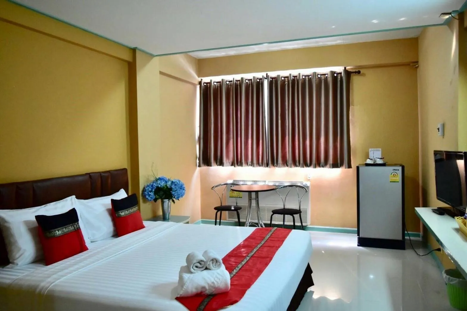 Bed in Happyland Mansion