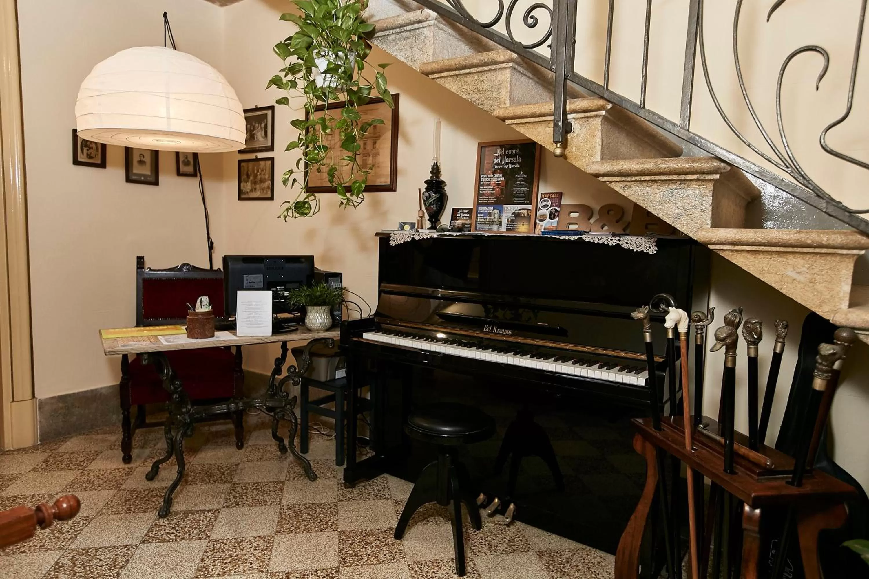 Decorative detail in Dimora La Commare