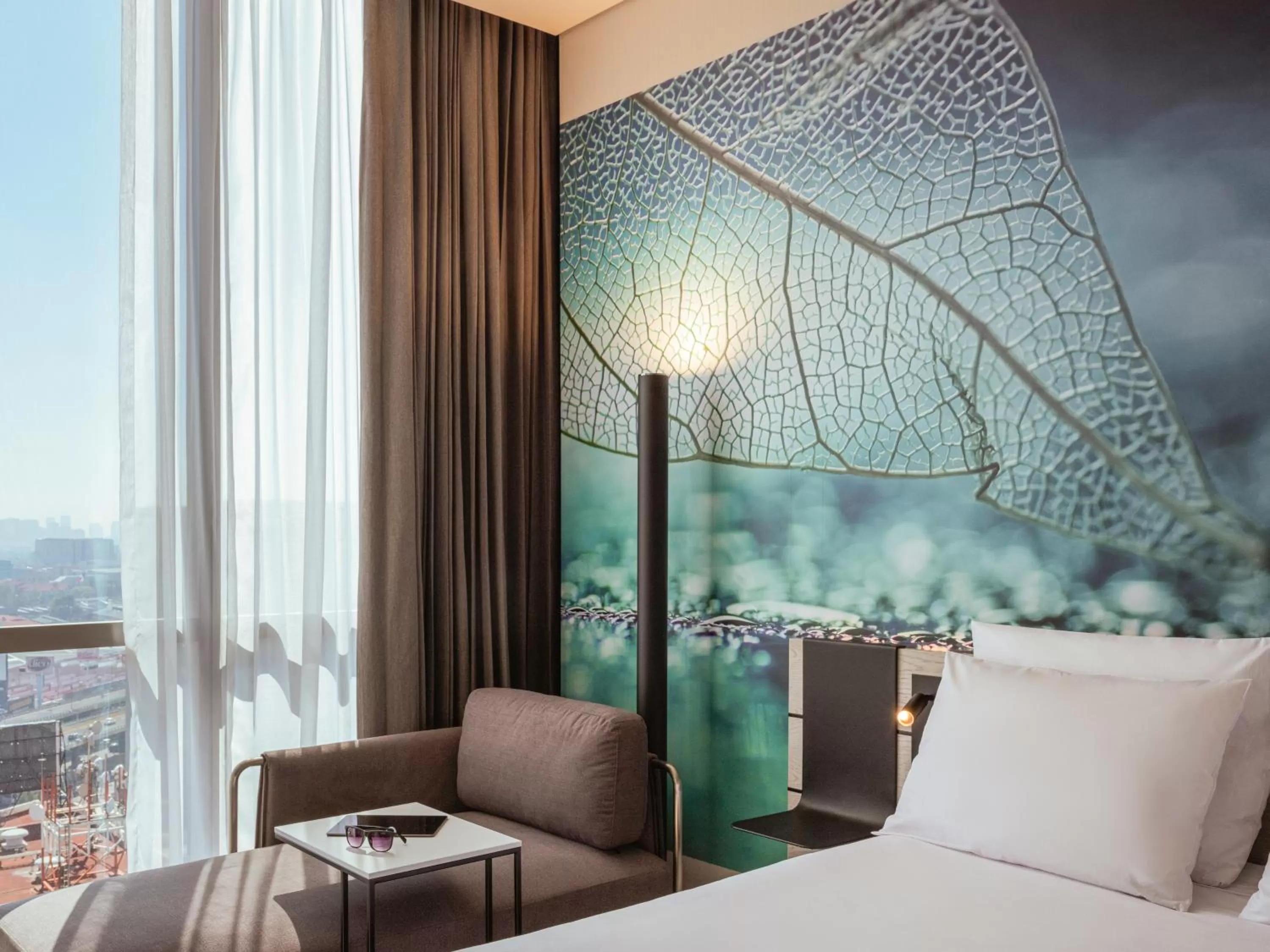 City view, Bed in Novotel Mexico City Toreo