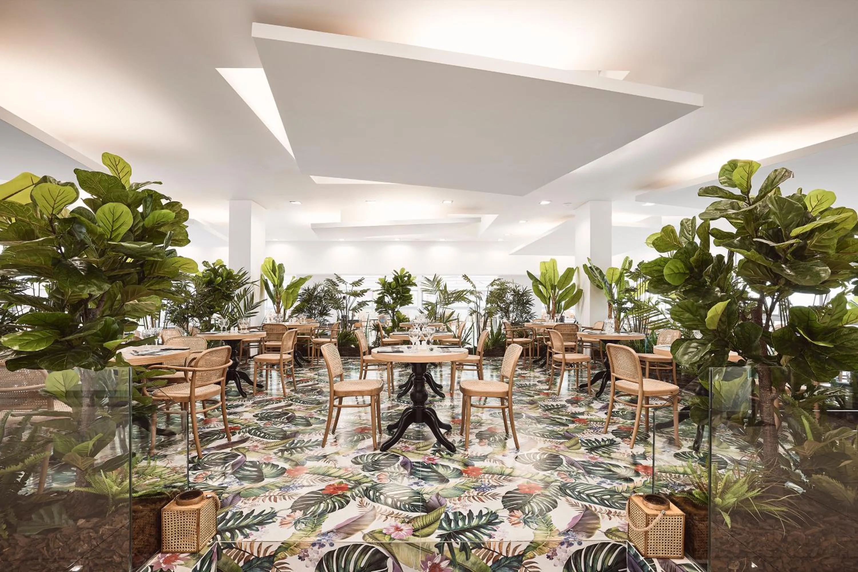 Restaurant/places to eat in Michelangelo Resort & Spa