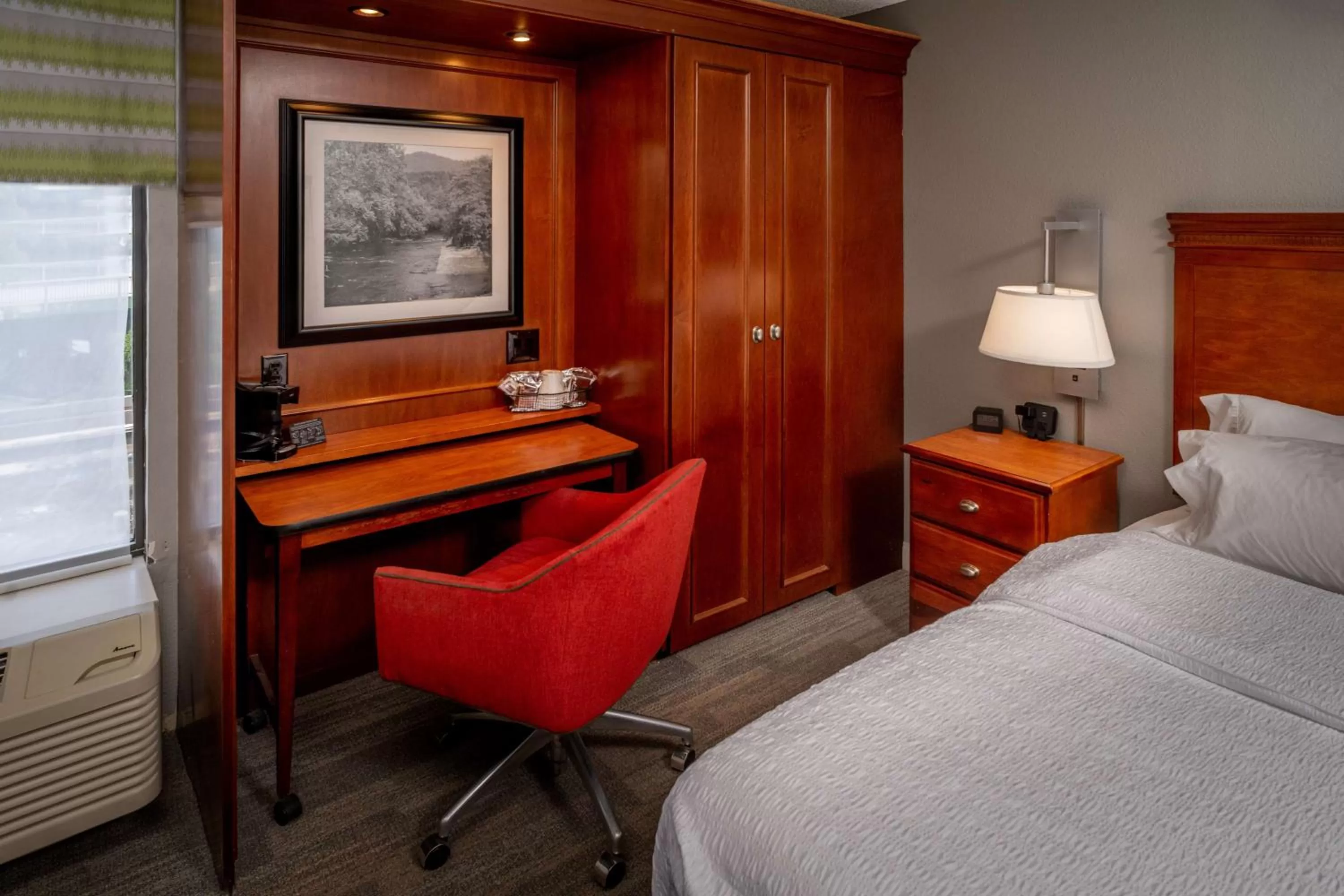 Bedroom, Bed in Hampton Inn Charleston Downtown