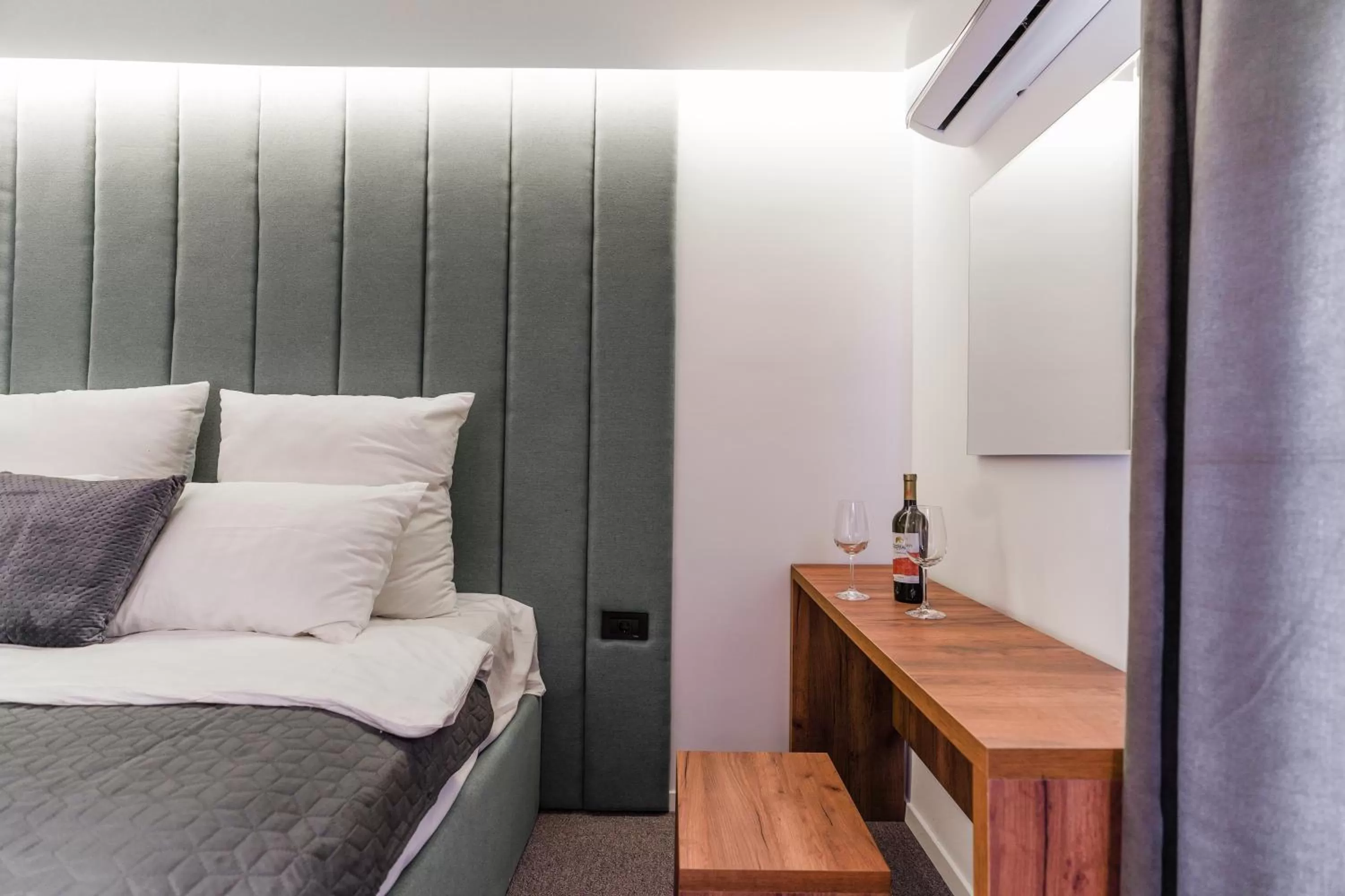 Alcoholic drinks in The White Tree