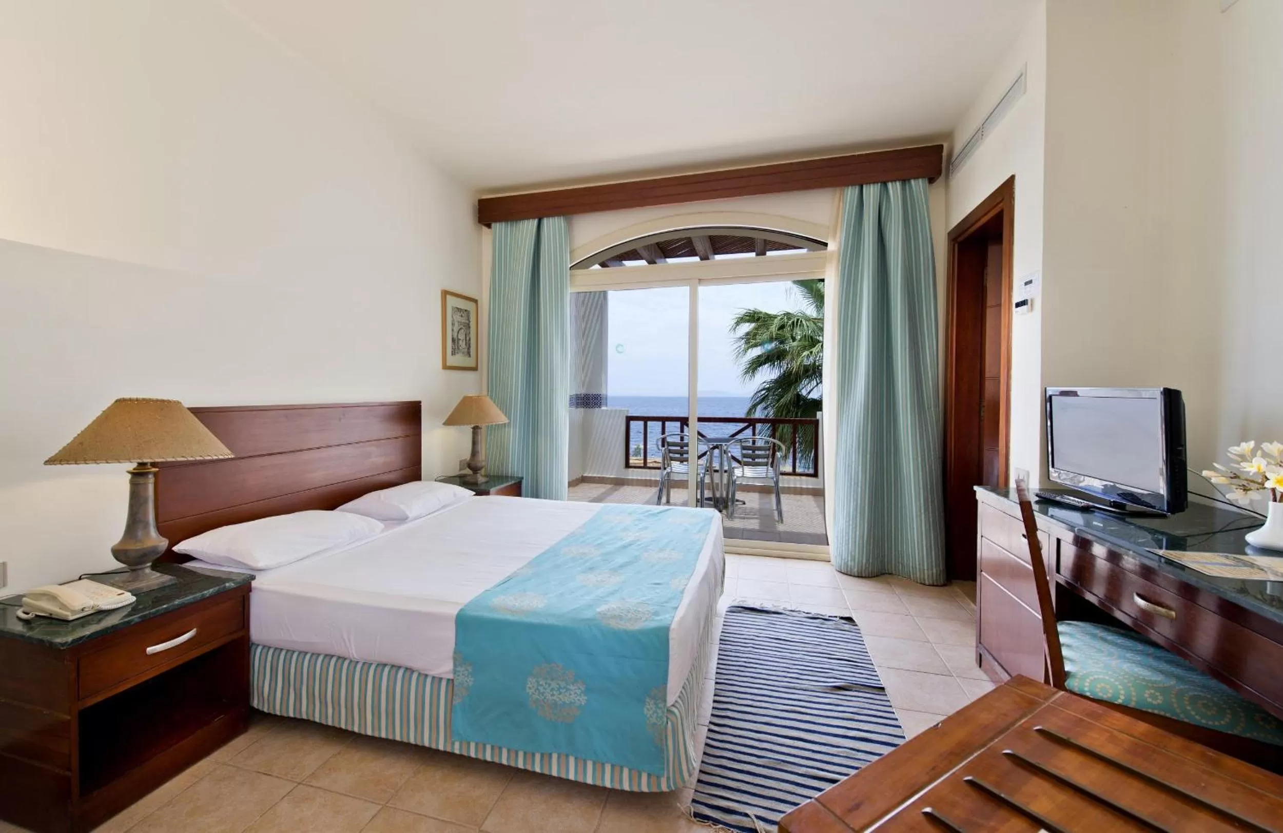 Balcony/Terrace, Bed in Amphoras Blu Ultra-AI Adults Friendly