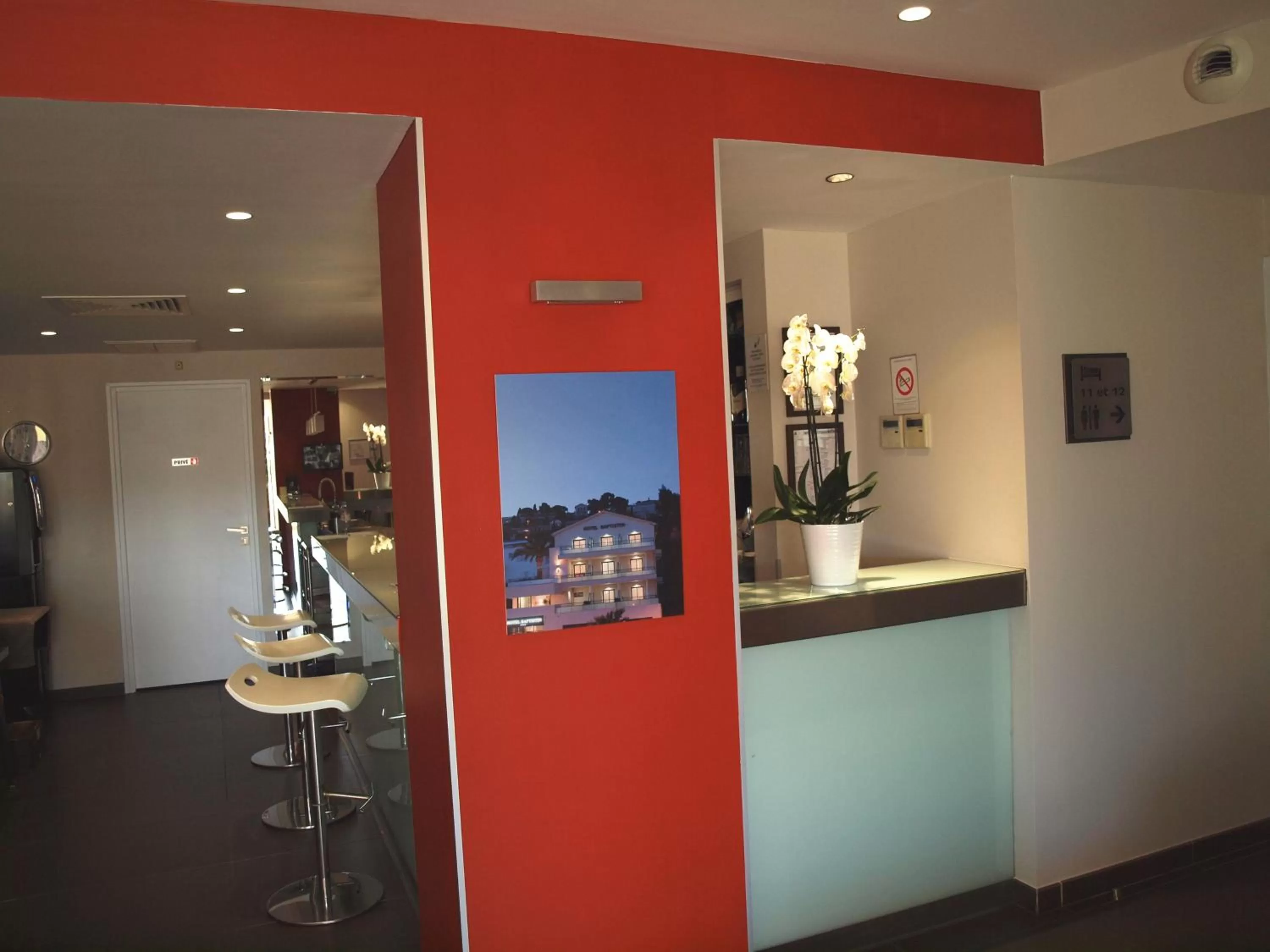 Lounge or bar in Hôtel Baptistin