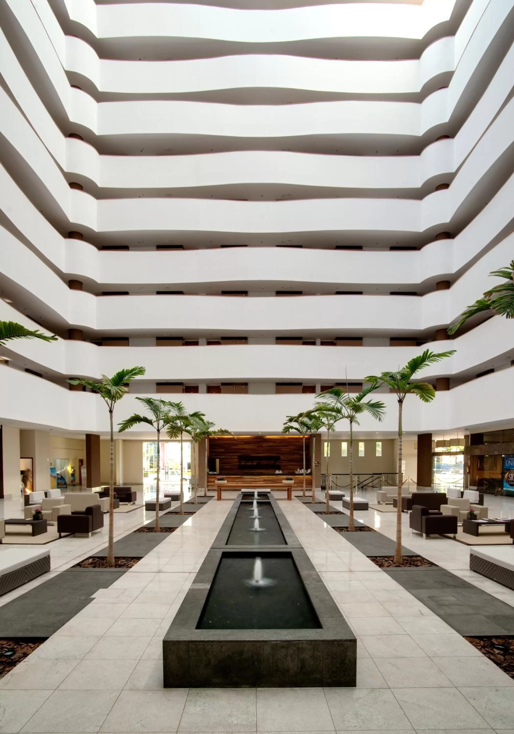 Lobby or reception in Best Western Suites Le Jardin Caldas Novas