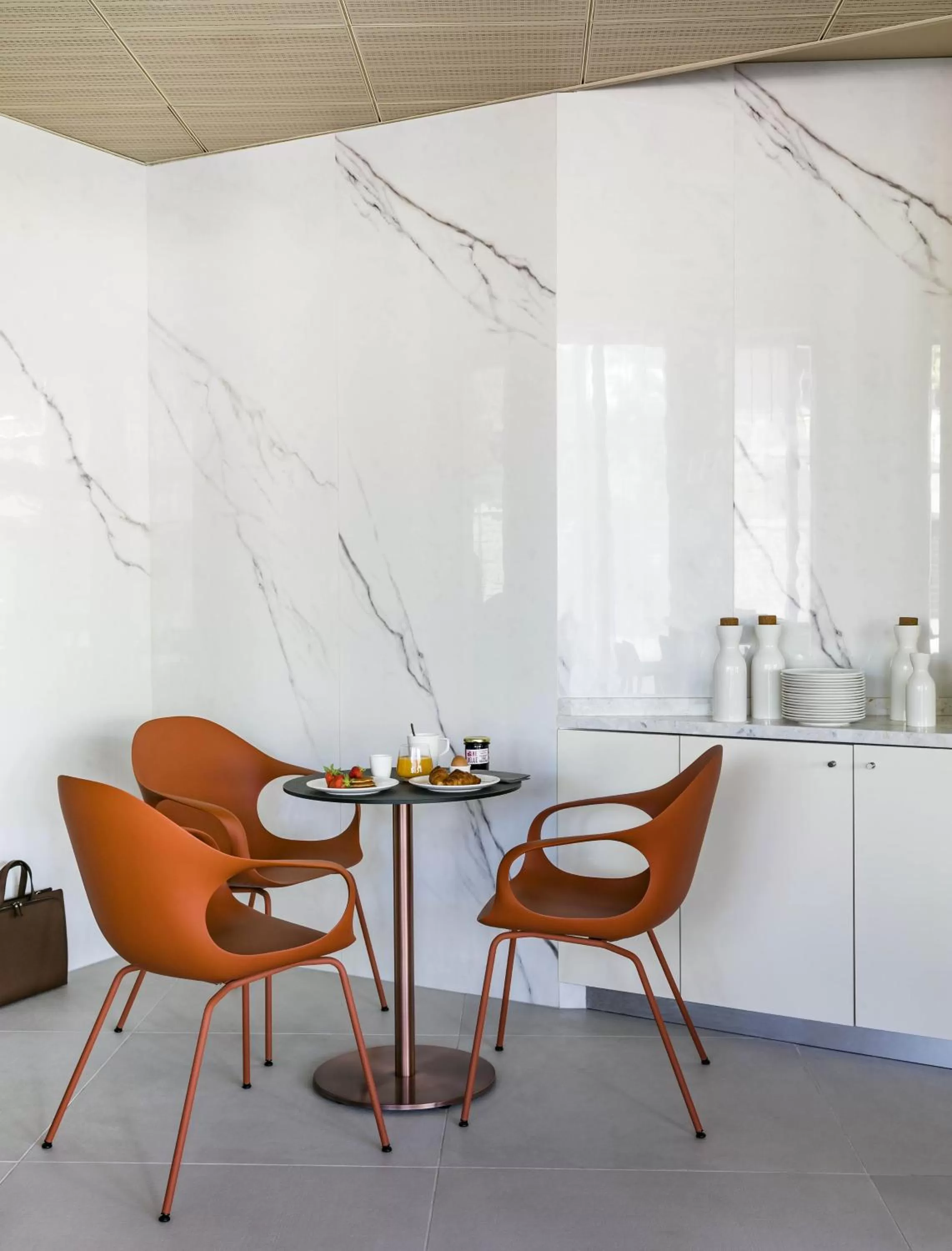 Dining area in OKKO Hotels Paris Porte De Versailles