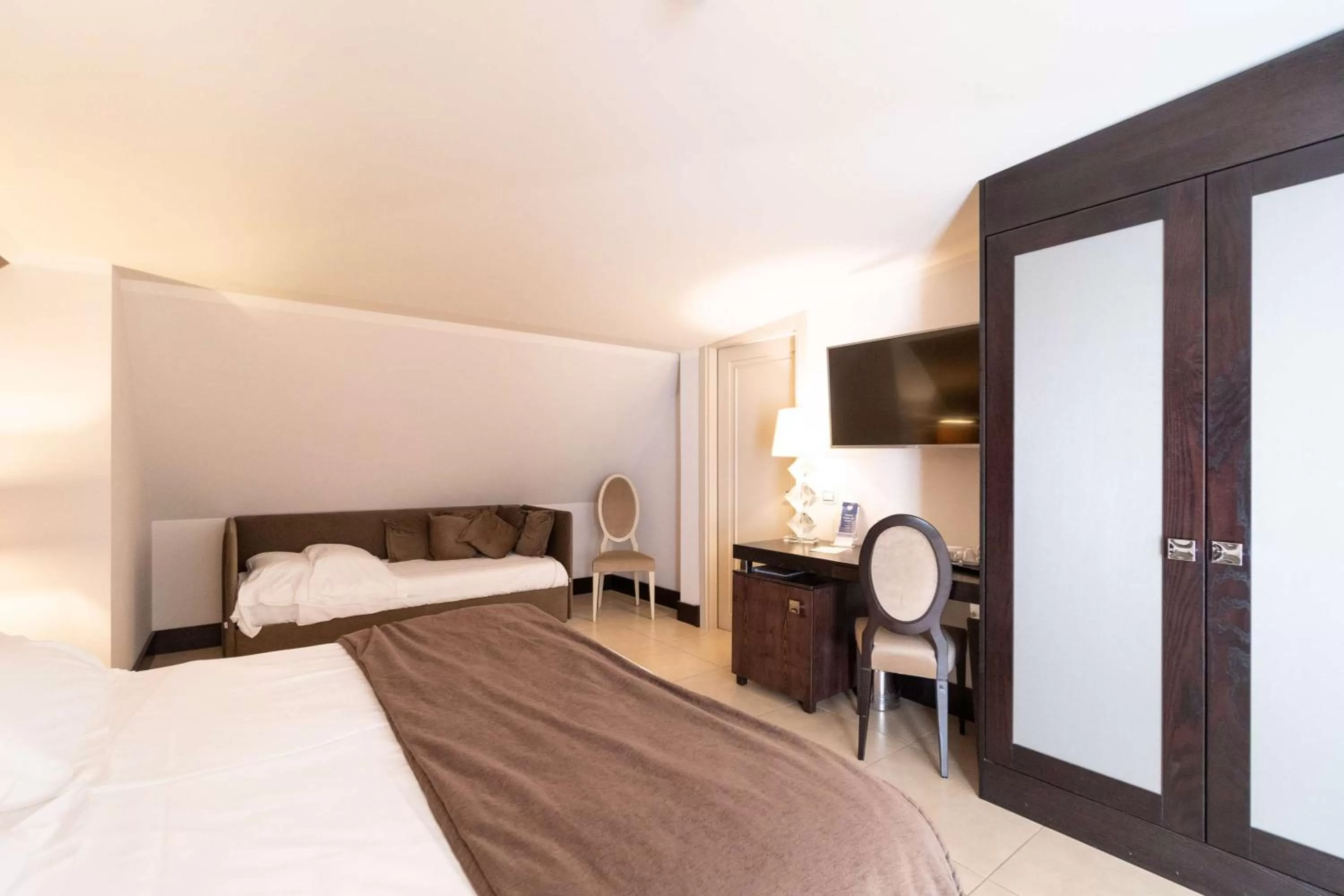 Photo of the whole room, Bed in Best Western Plus Hotel Perla Del Porto