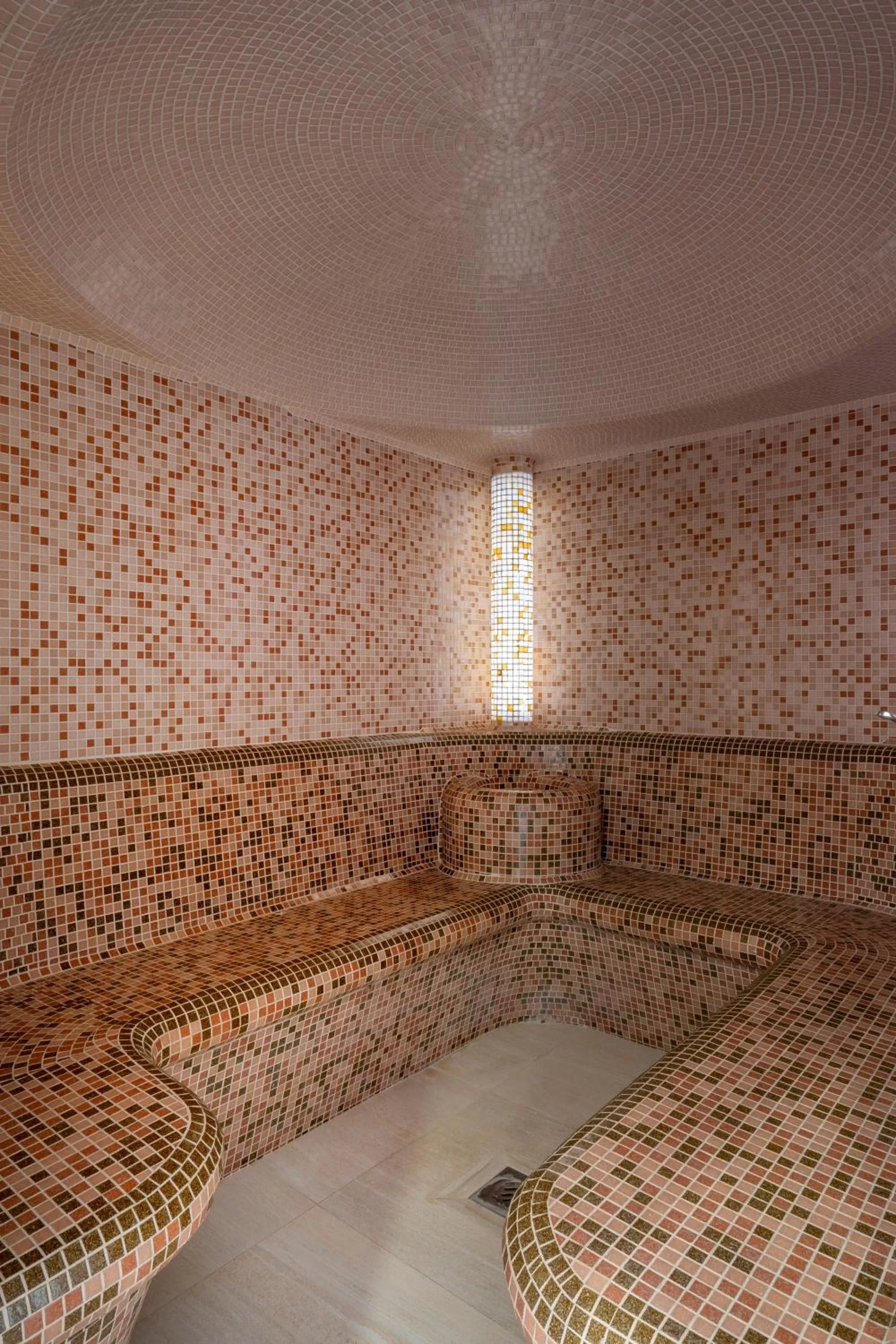 Steam room in DorEsz Wellness Panzió