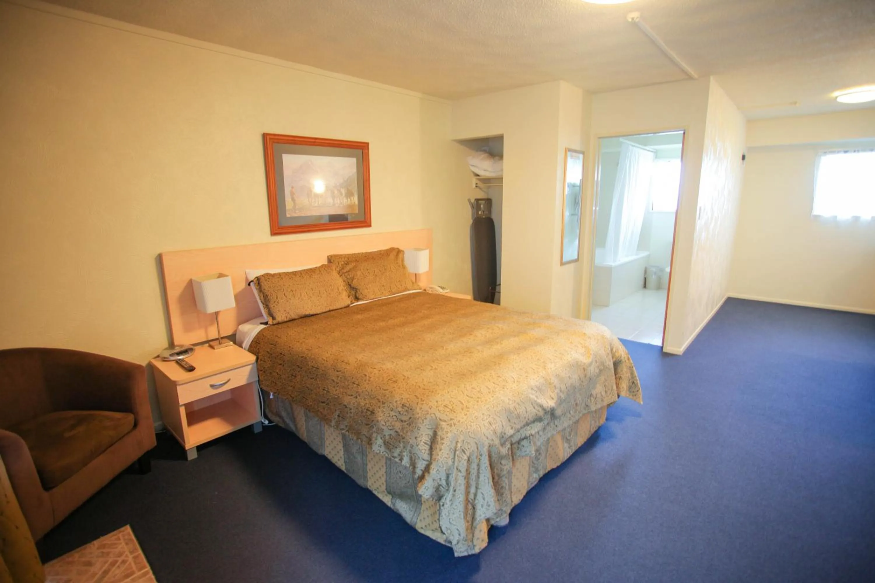 Bed in Abbots Hamilton – Hotel and Conference Centre