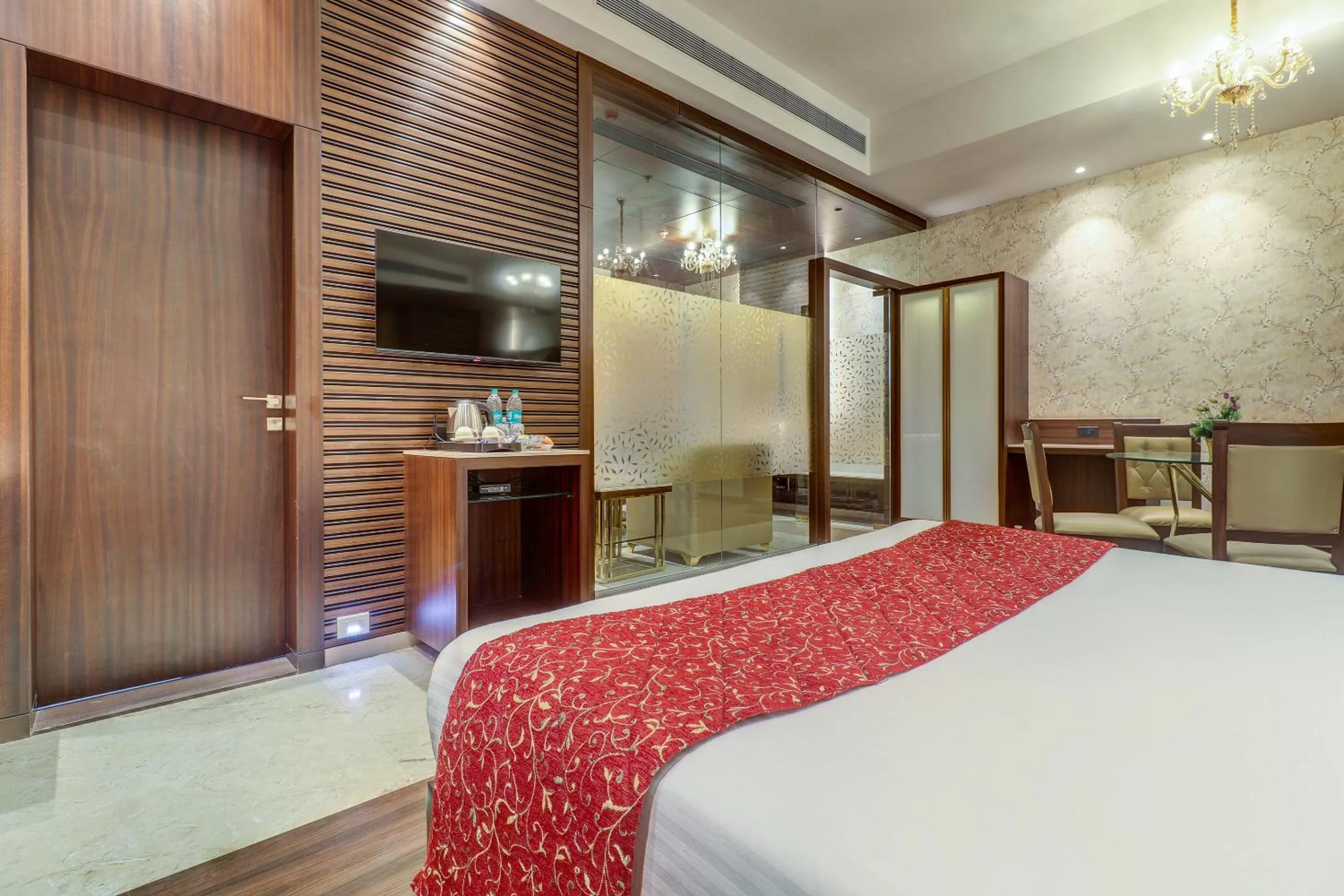 TV and multimedia, Bed in Hotel Gurudev Grand