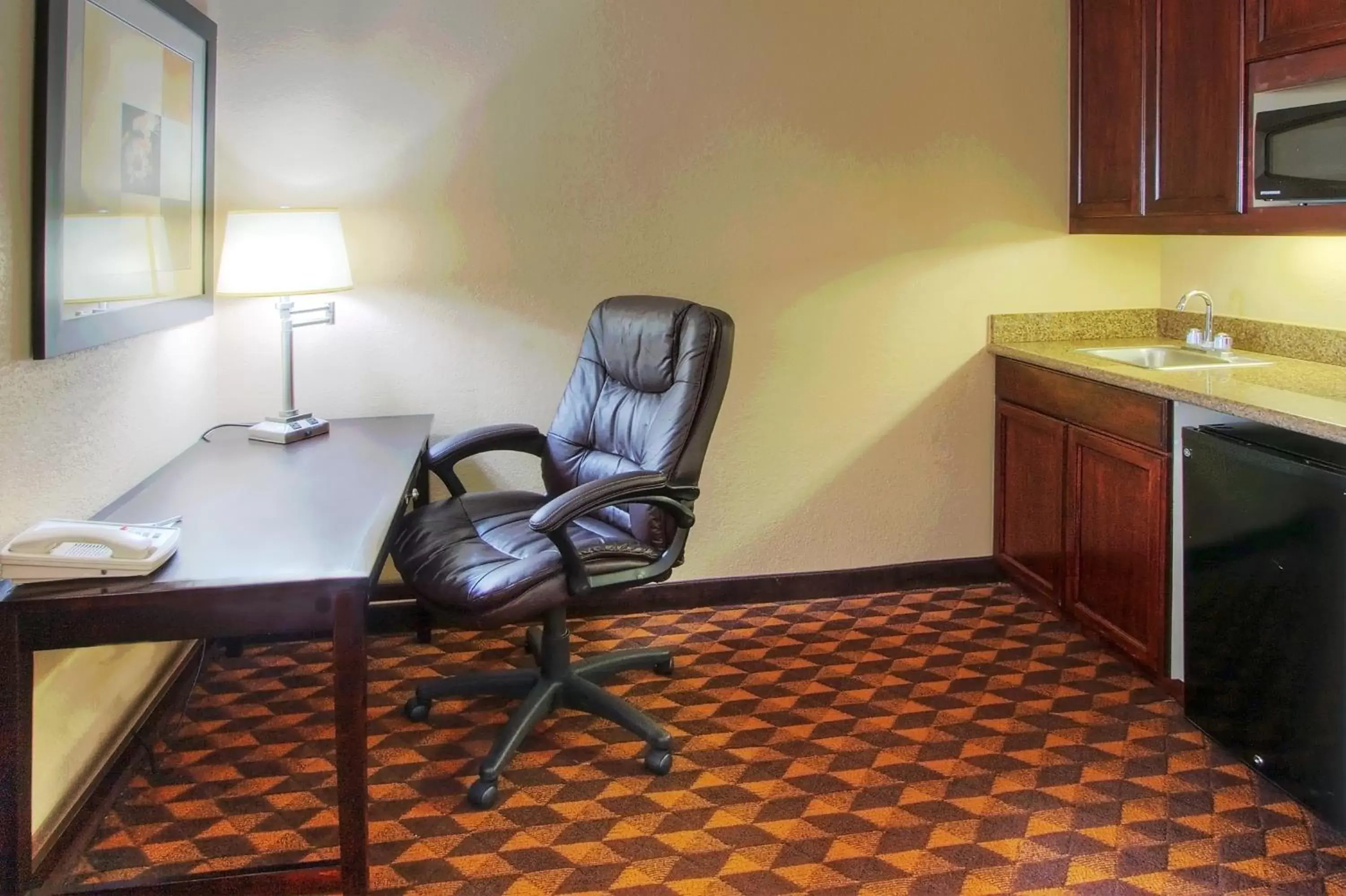 Standard Room in Holiday Inn Express Hotel & Suites Albuquerque Midtown by IHG Standard Room in Holiday Inn Express Hotel & Suites Albuquerque Midtown by IHG