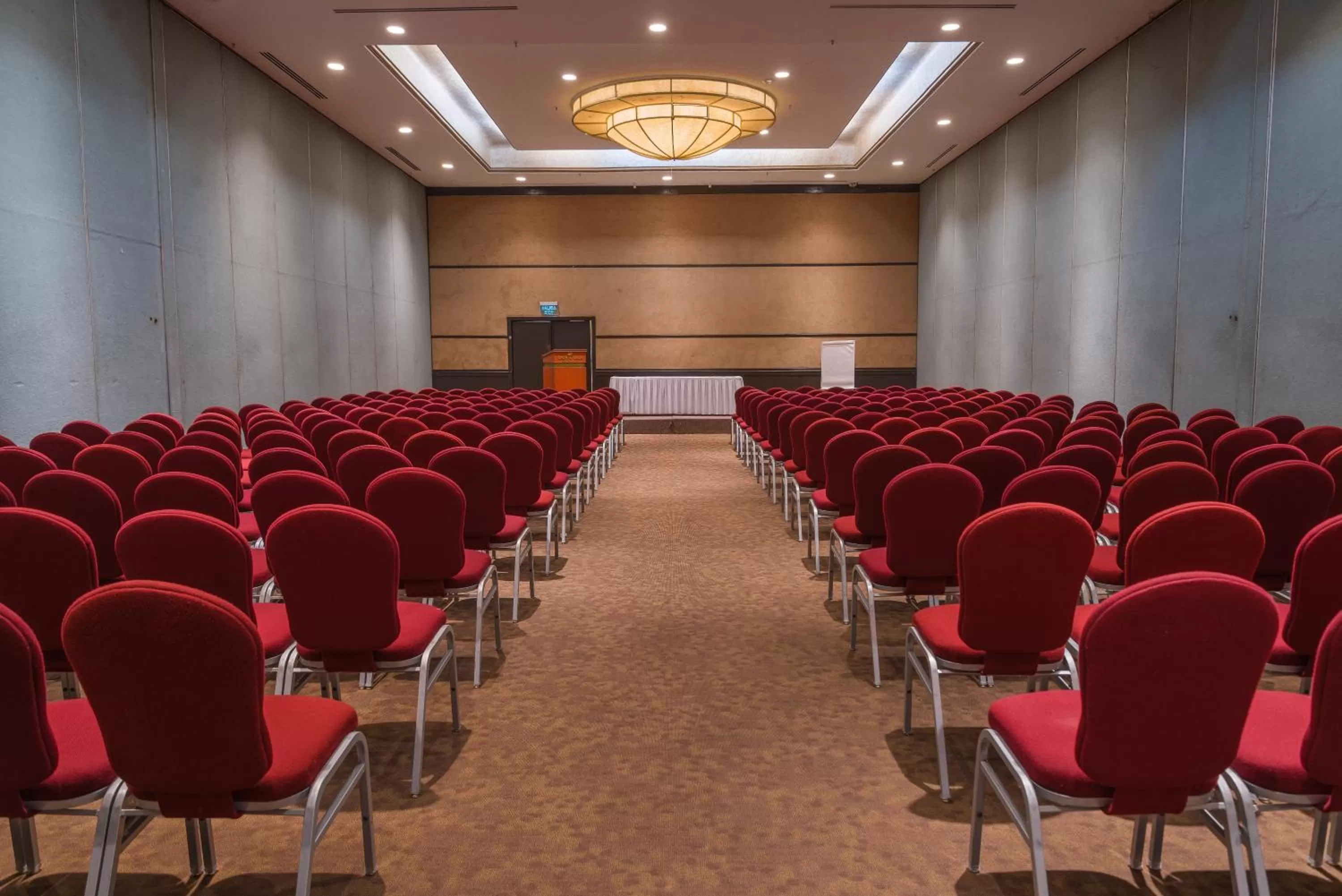 Meeting/conference room in Holiday Inn Guadalajara Expo Plaza del Sol by IHG